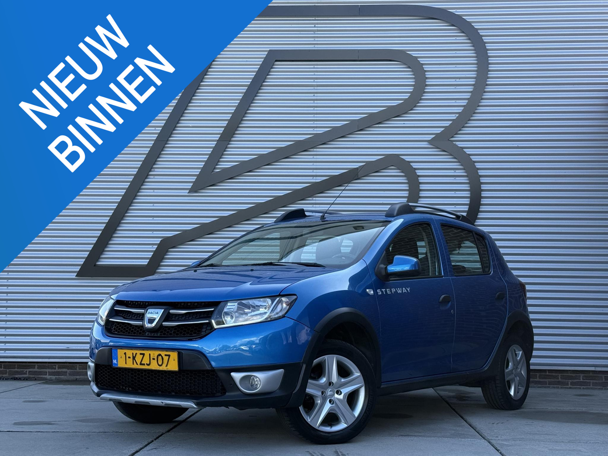 Dacia Sandero 0.9 TCe Stepway Lauréate 2013 - voorkant