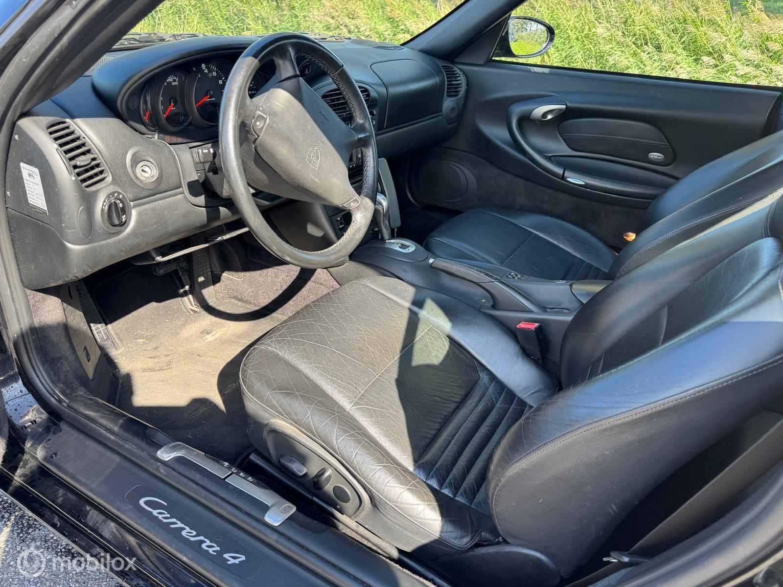 Foto van Porsche 911 Carrera 4