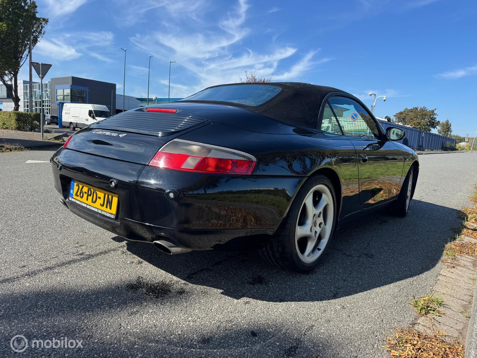 Foto van Porsche 911 Carrera 4