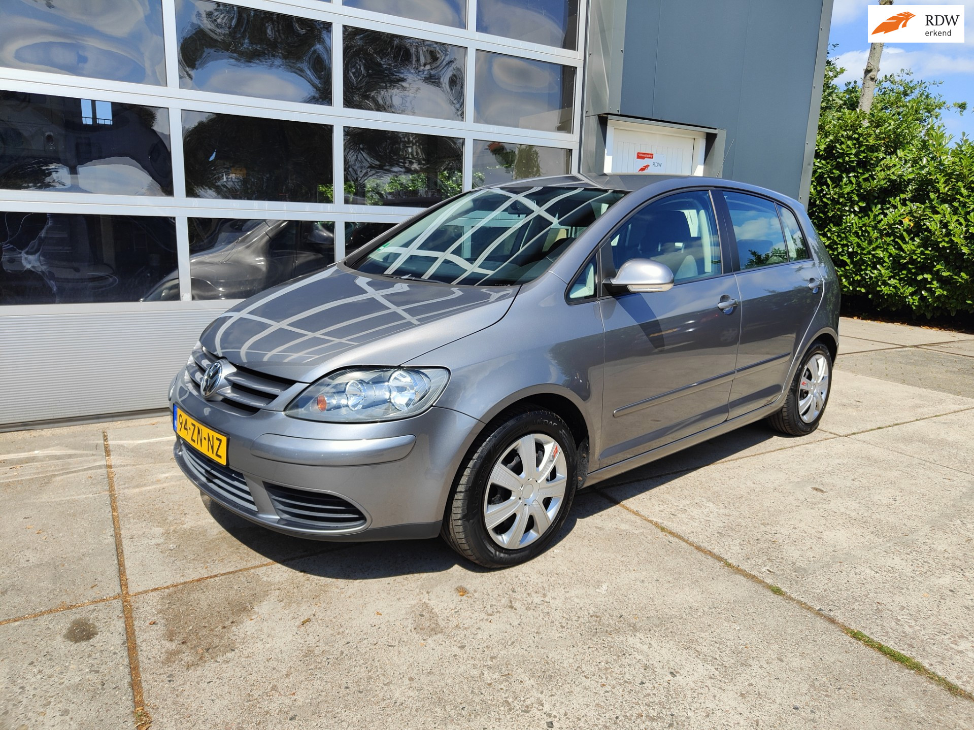 Volkswagen Golf Plus 1.6 Optive 4 2008 - voorkant