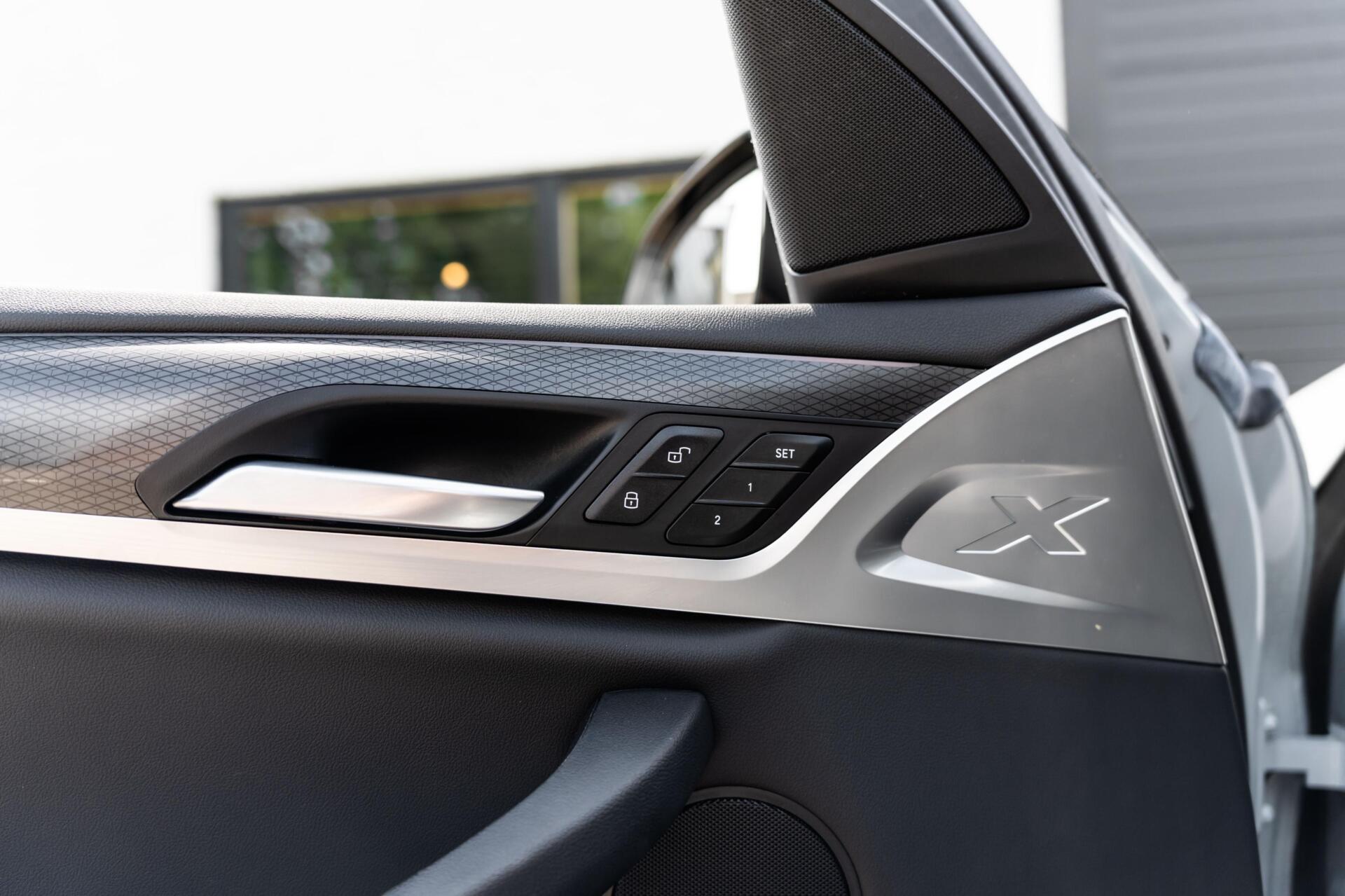Foto van BMW X3 Xdrive30e