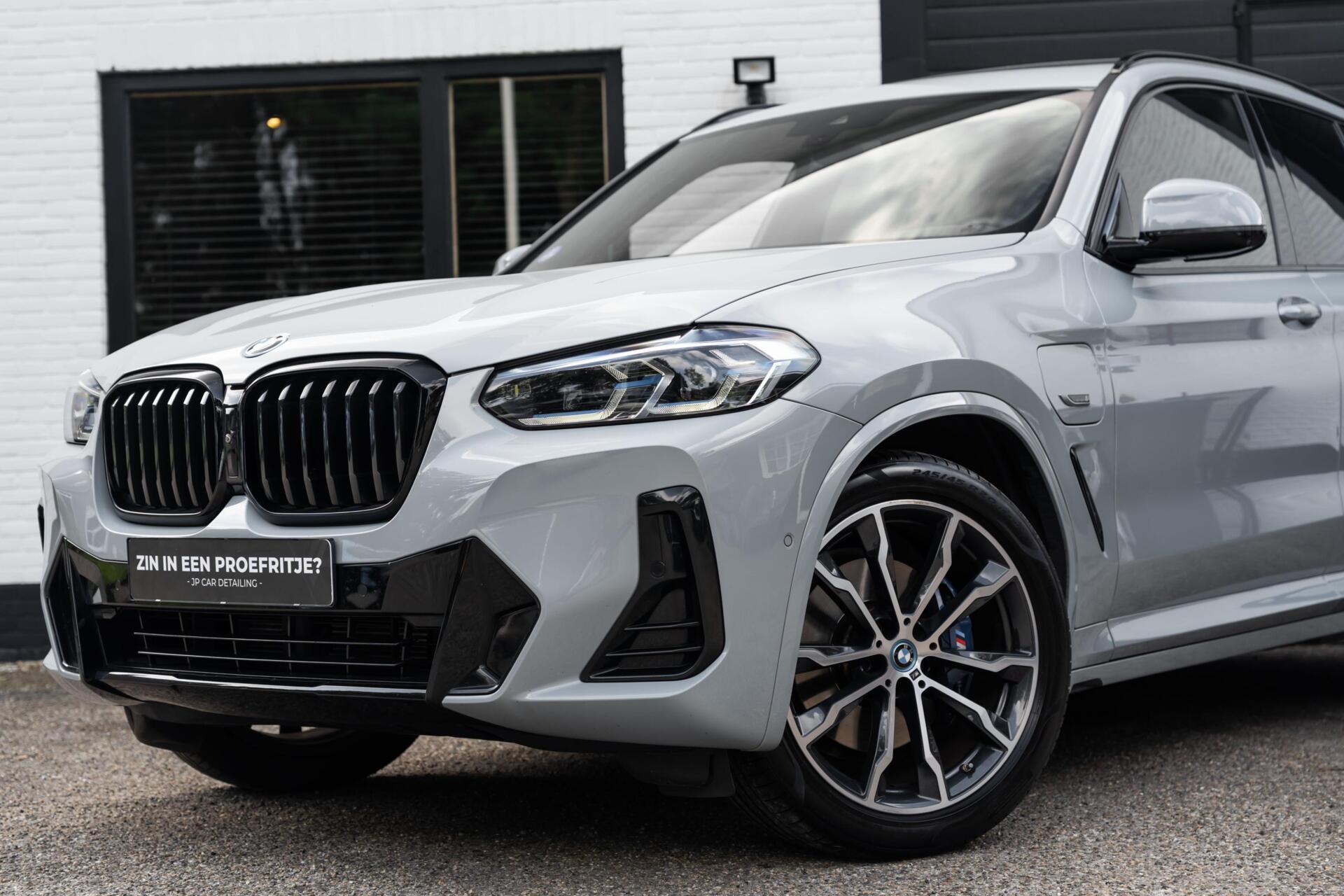 Foto van BMW X3 Xdrive30e