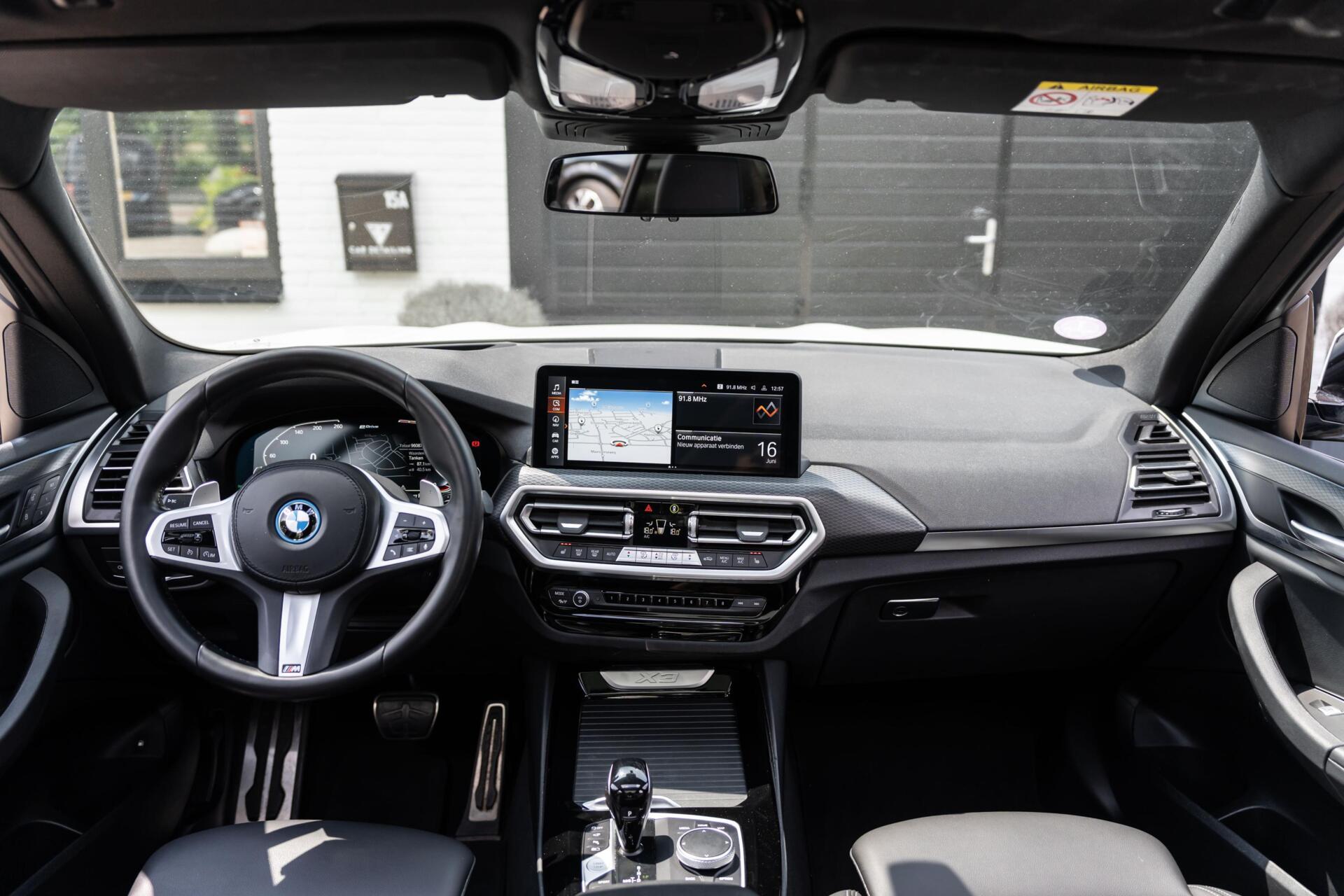 Foto van BMW X3 Xdrive30e