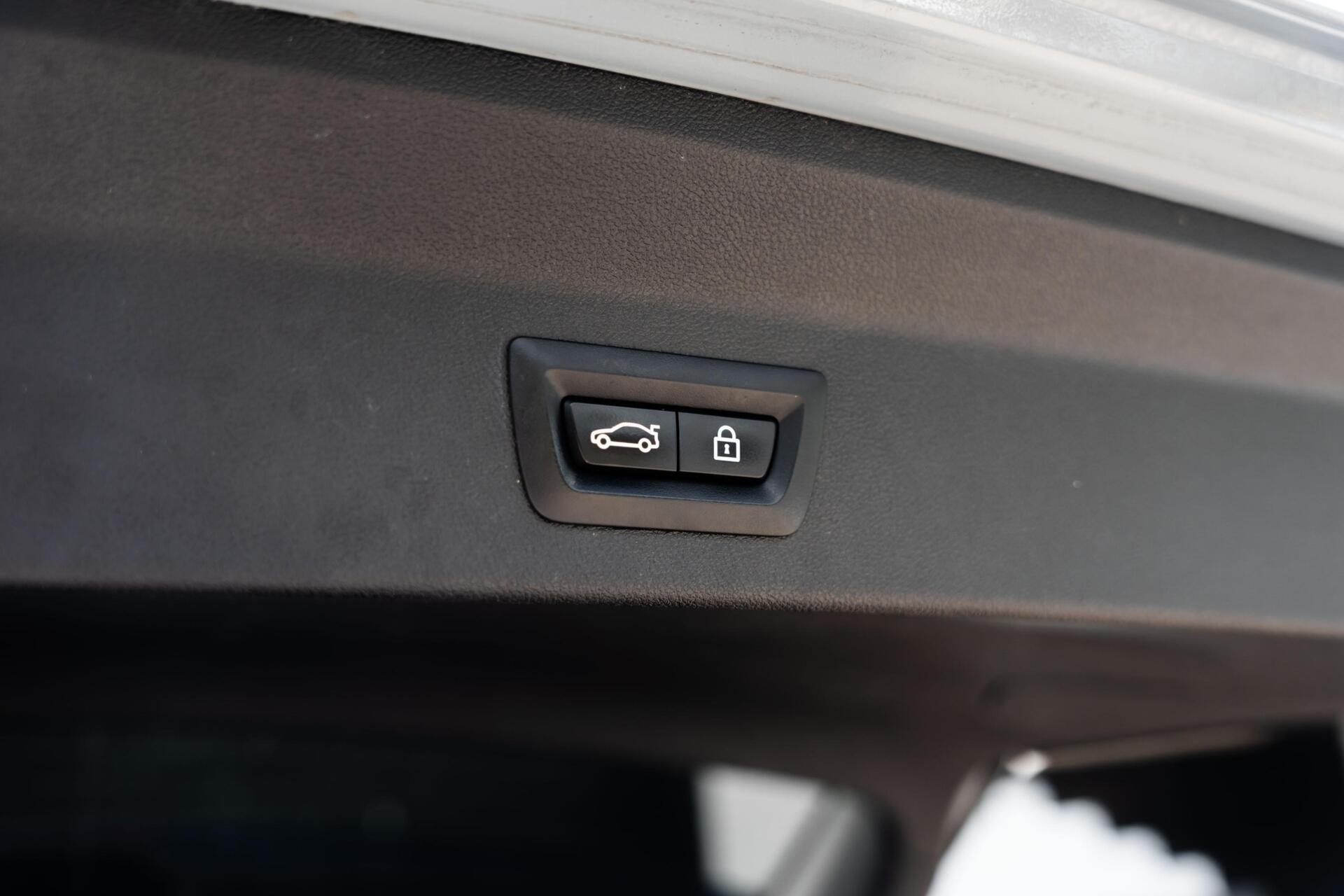 Foto van BMW X3 Xdrive30e