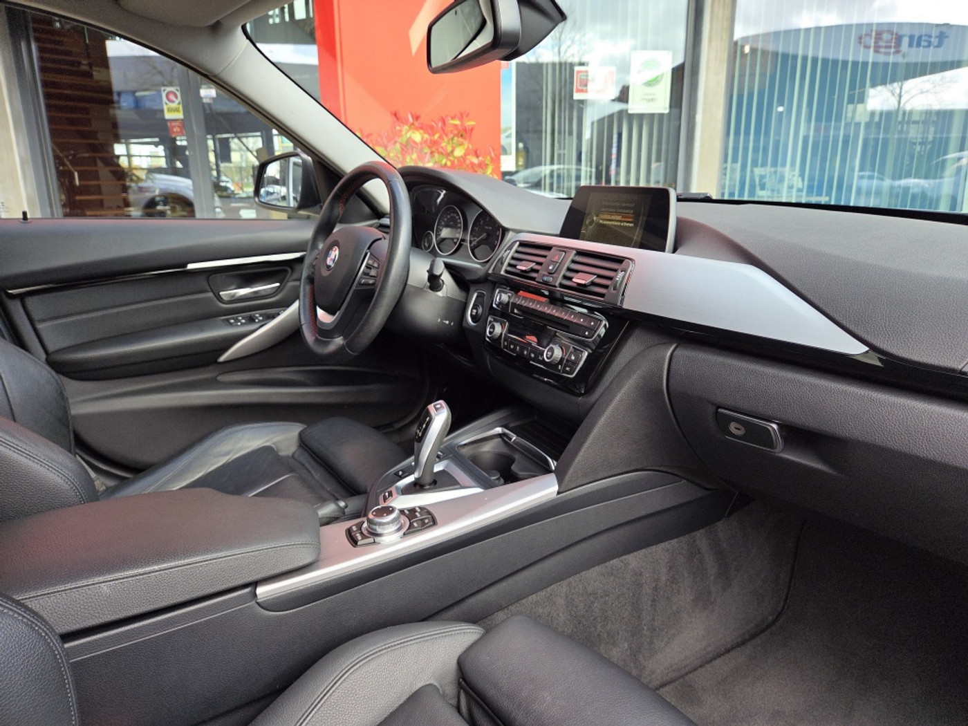 Foto van BMW 330e Iperformance