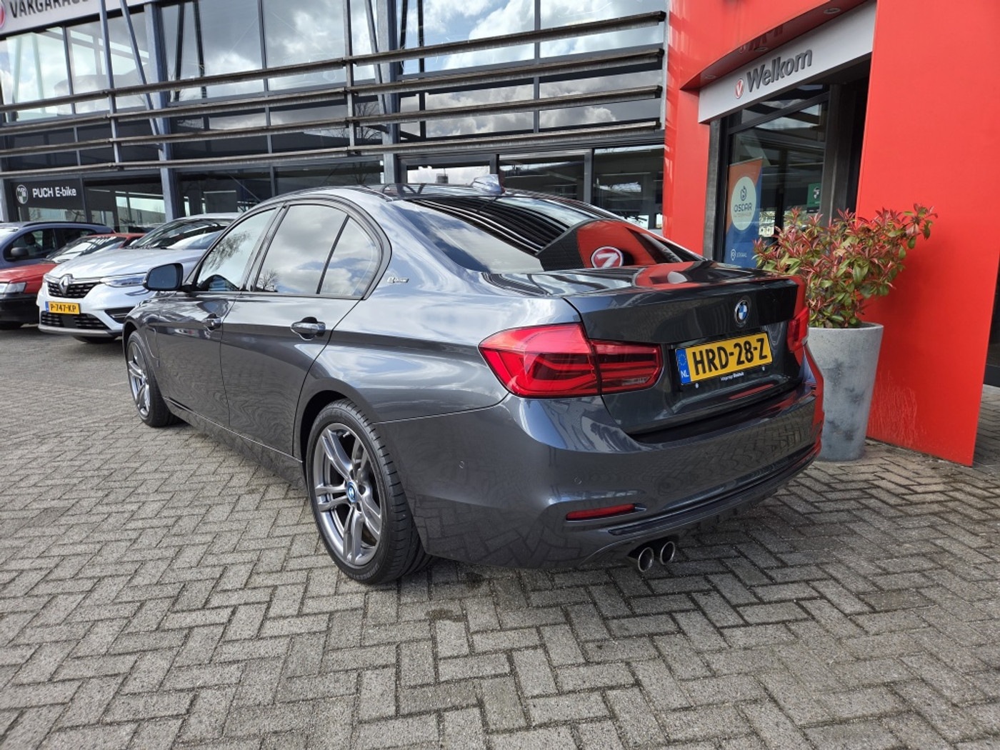 Foto van BMW 330e Iperformance