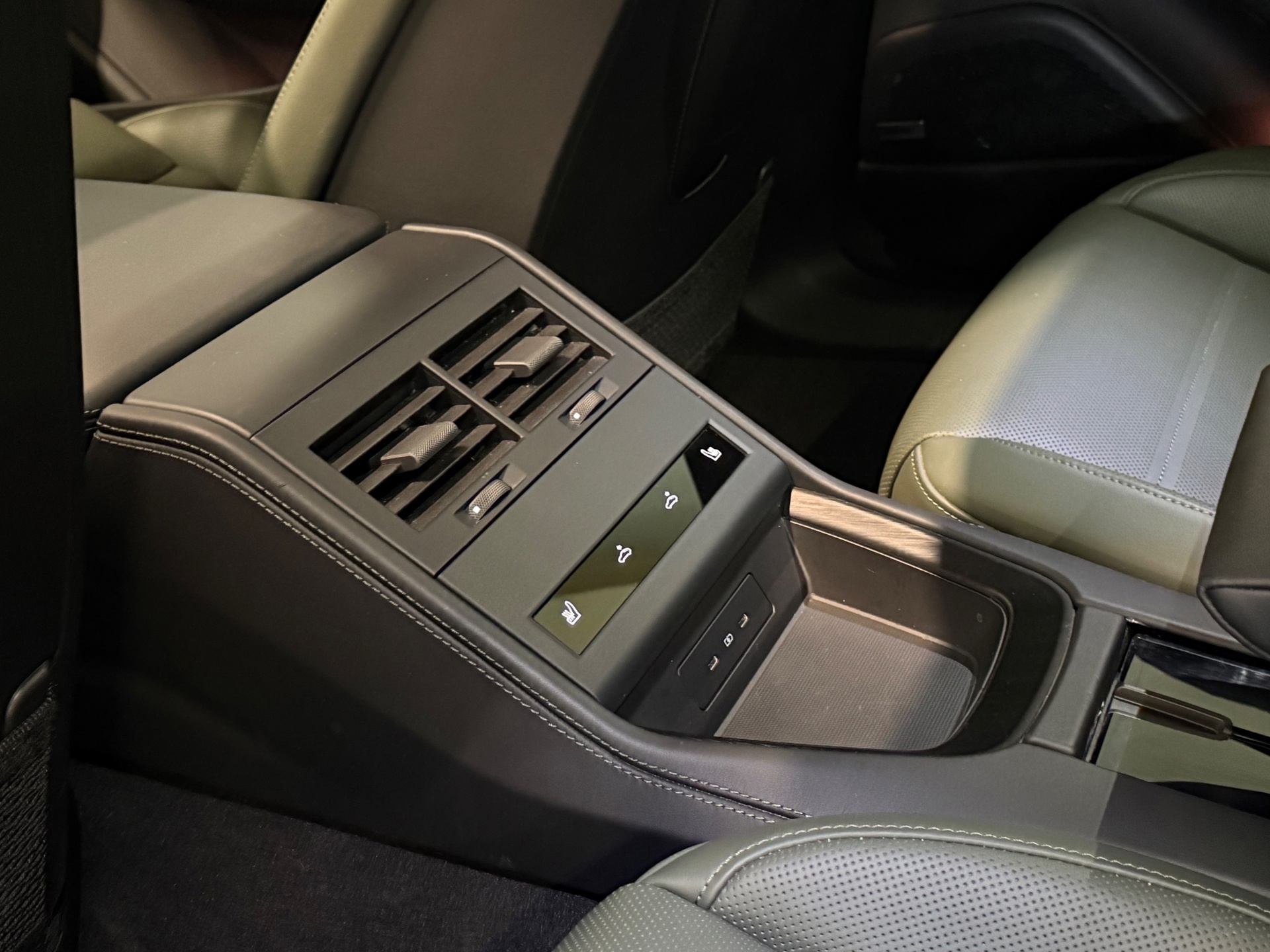 Foto van Porsche Panamera 4 E-hybrid