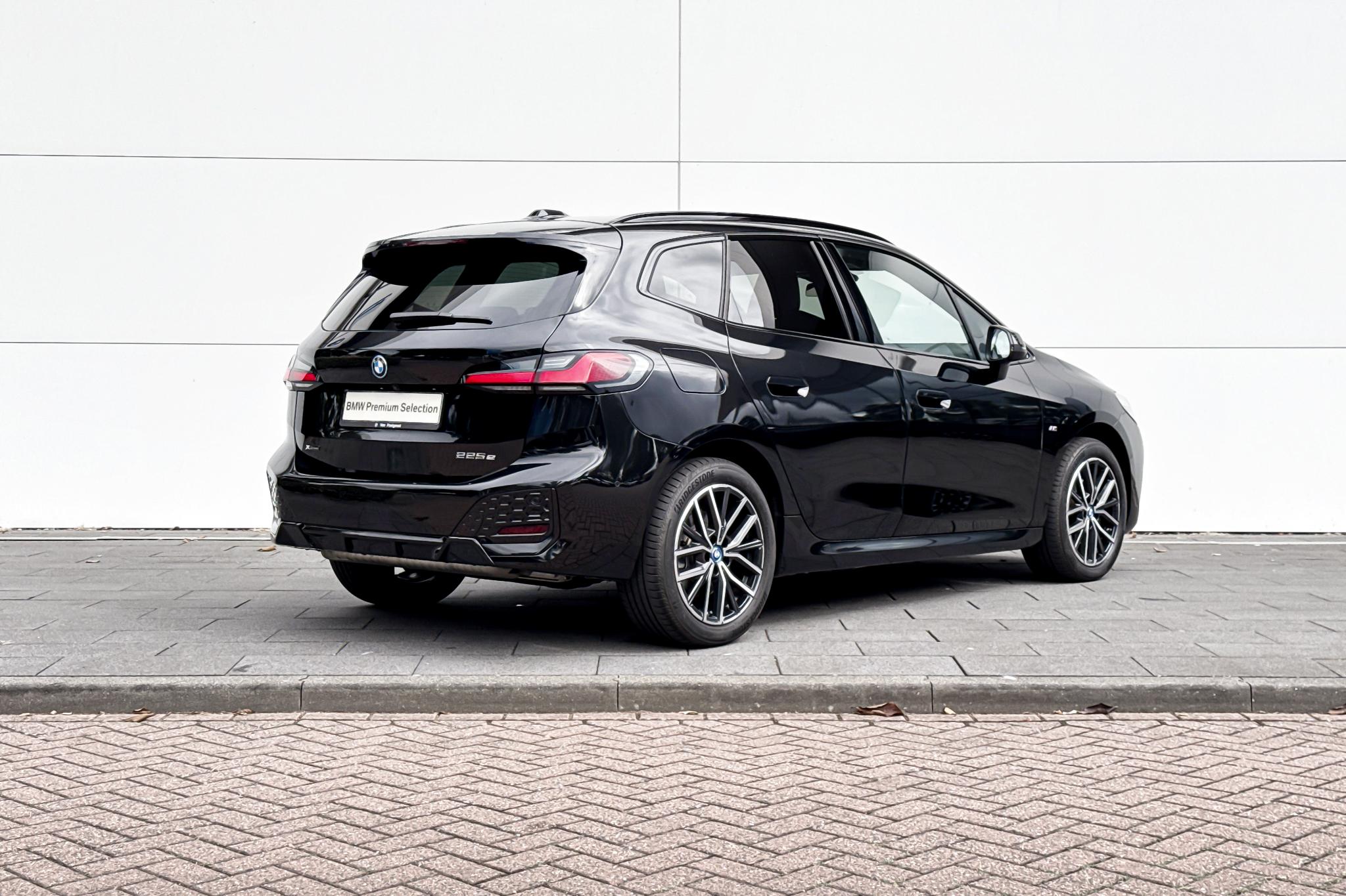 Foto van BMW 225e xDrive Active Tourer
