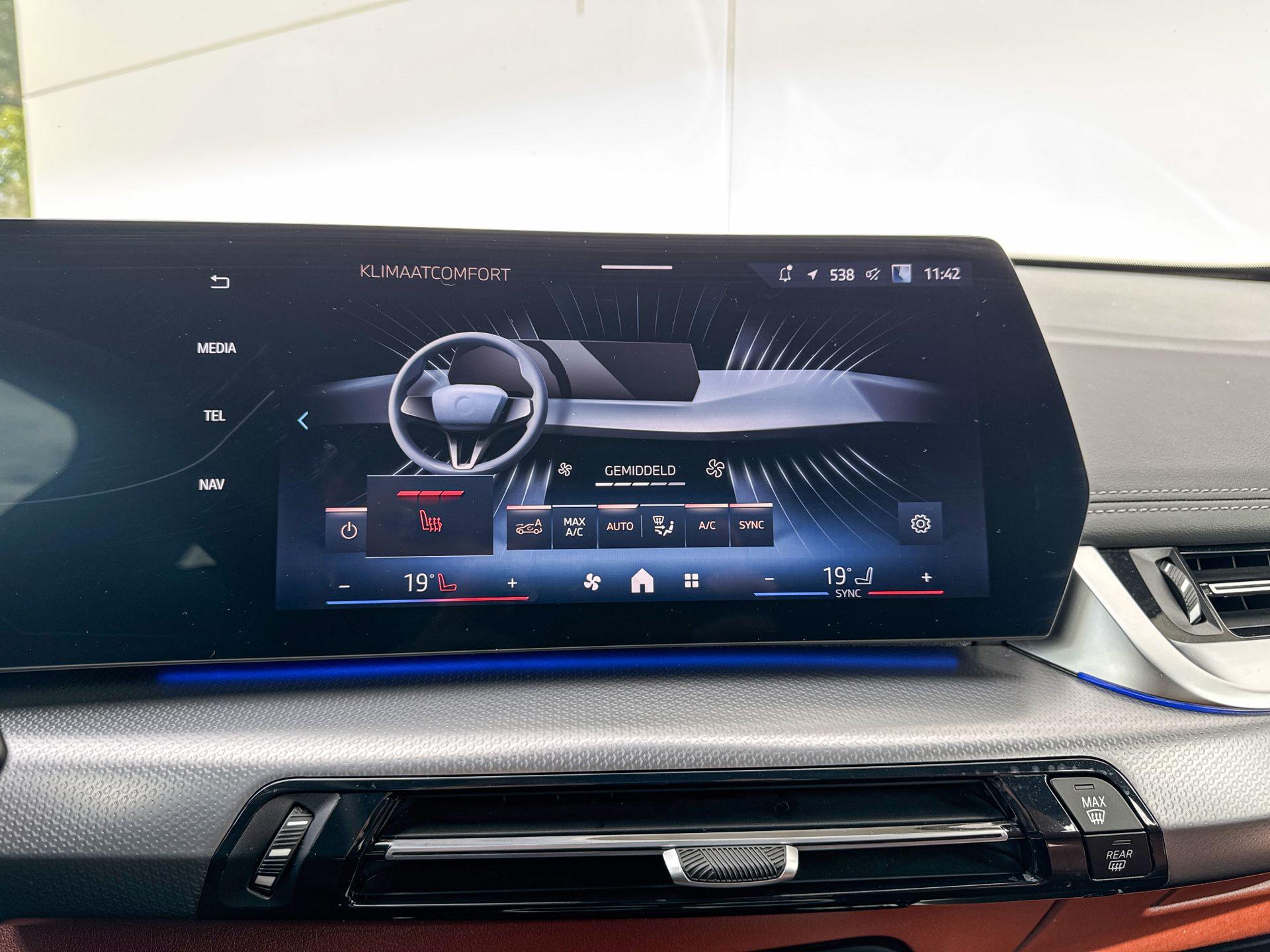 Foto van BMW Ix1 Xdrive30