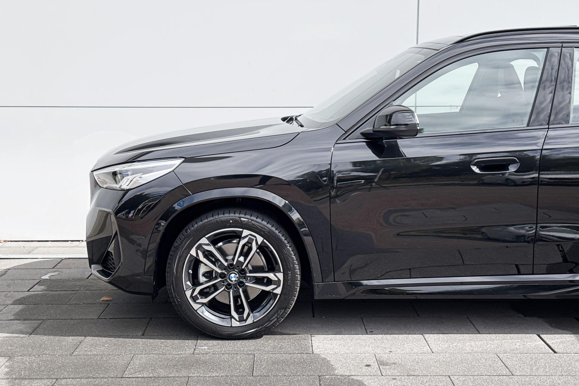 Foto van BMW Ix1 Xdrive30