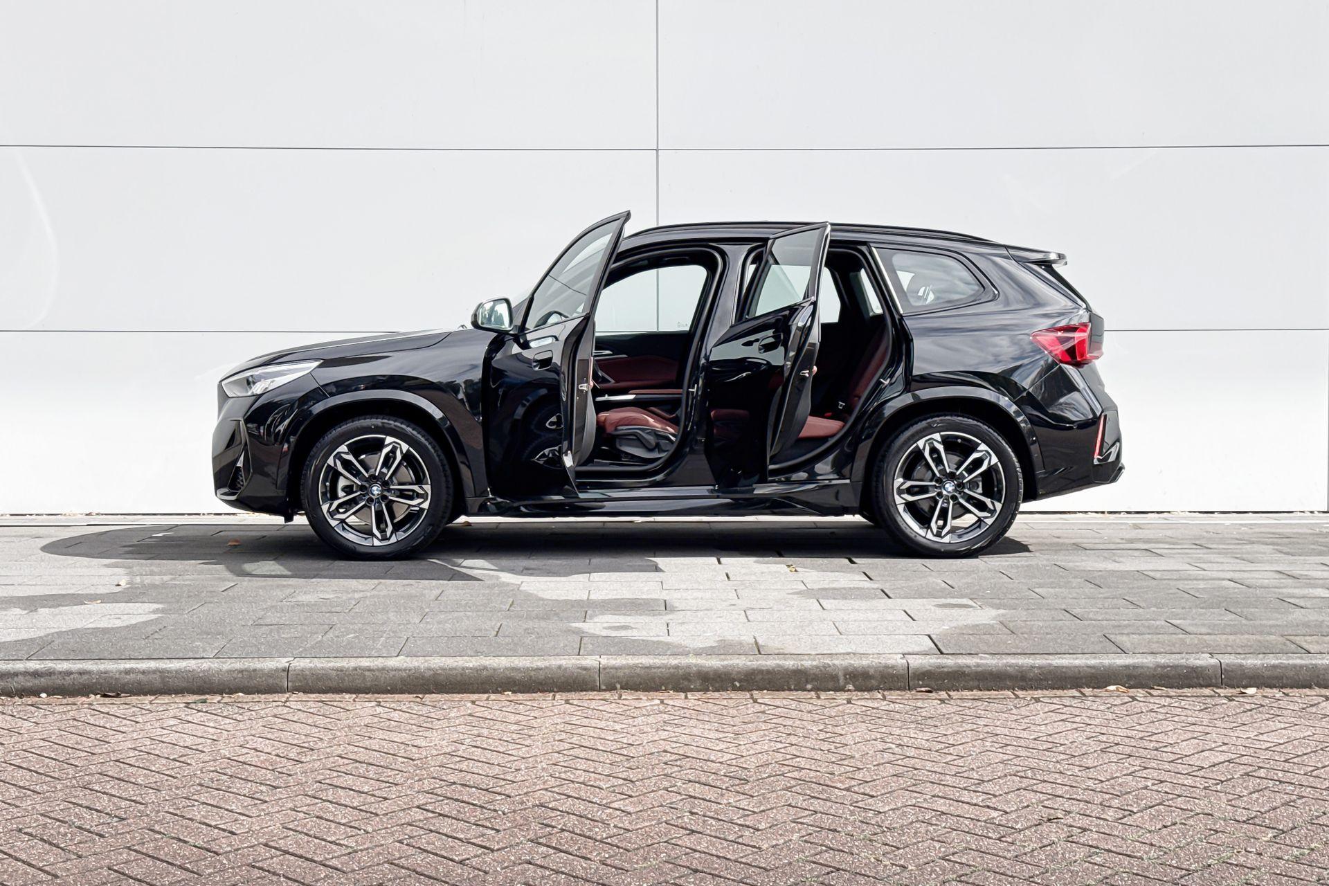 Foto van BMW Ix1 Xdrive30
