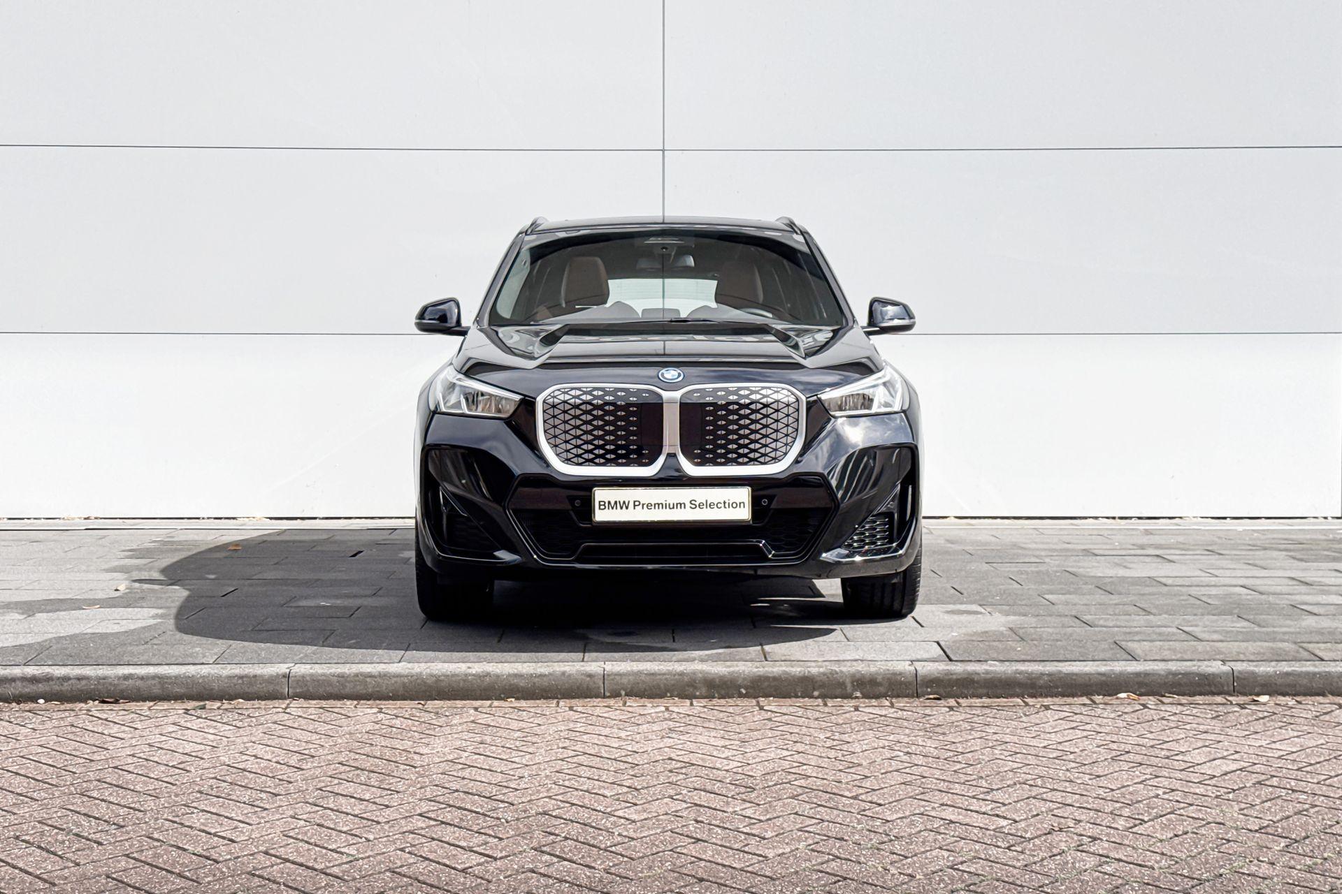 Foto van BMW Ix1 Xdrive30
