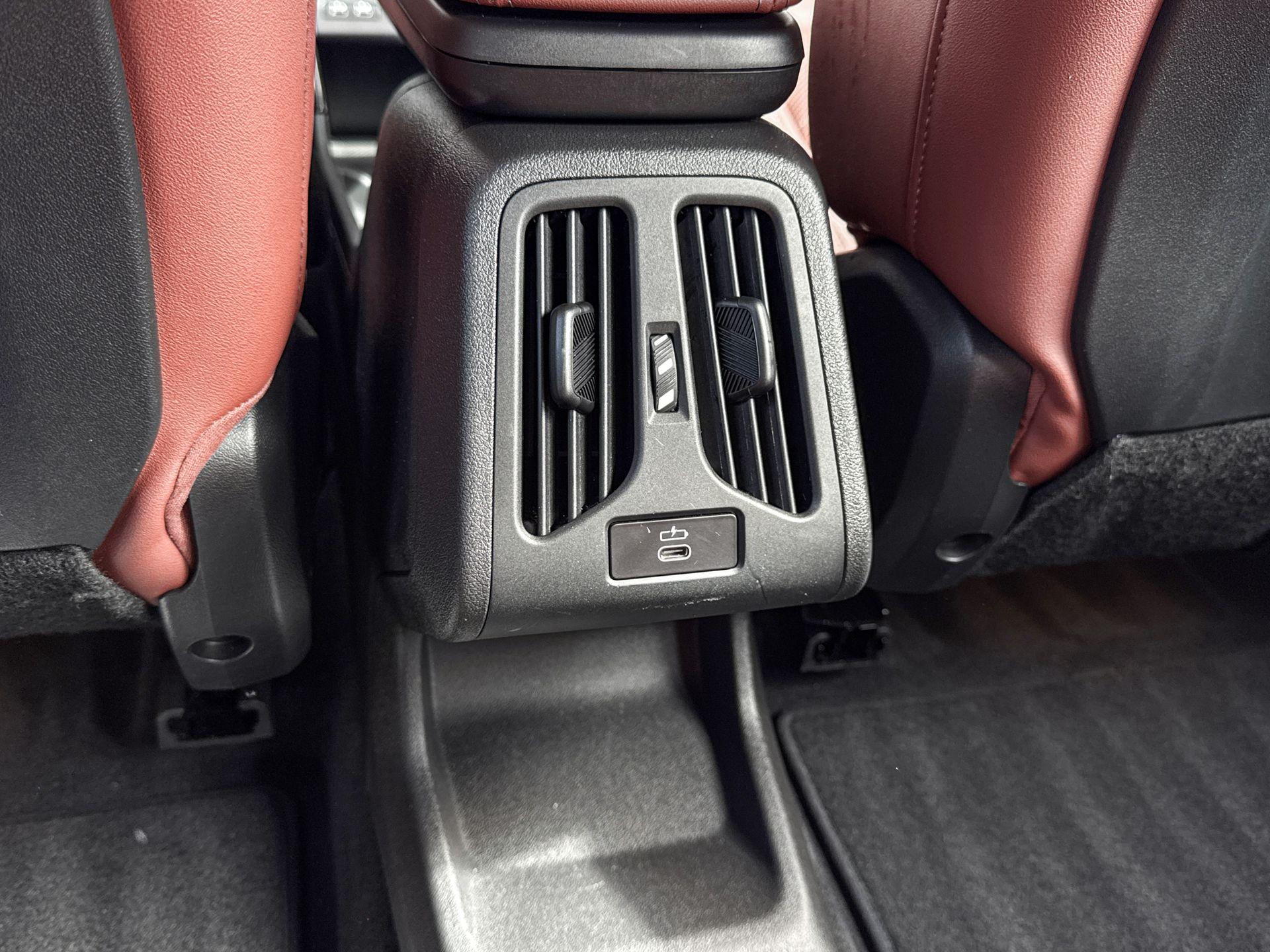 Foto van BMW Ix1 Xdrive30