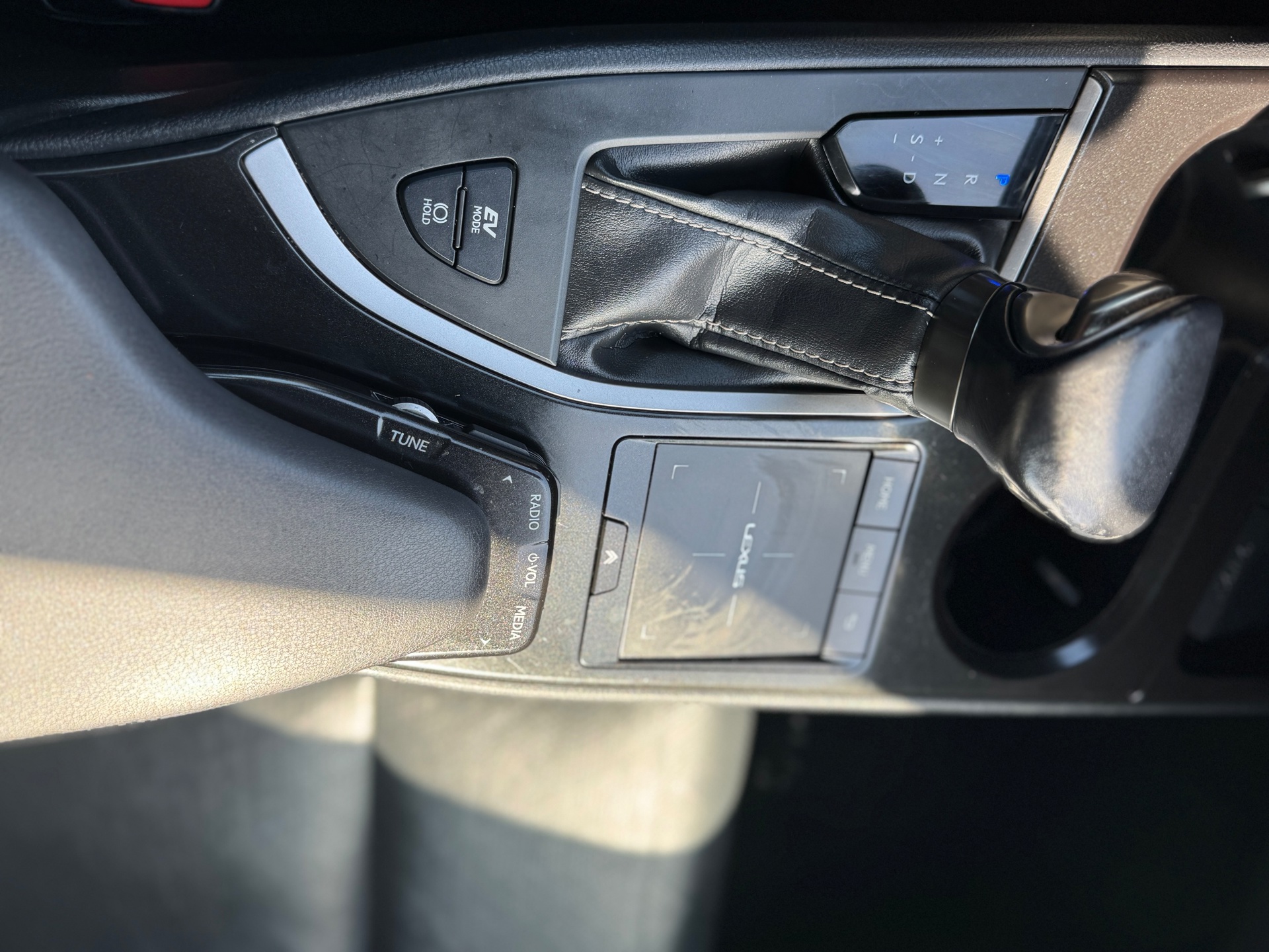 Foto van Lexus Lexus Ux250h