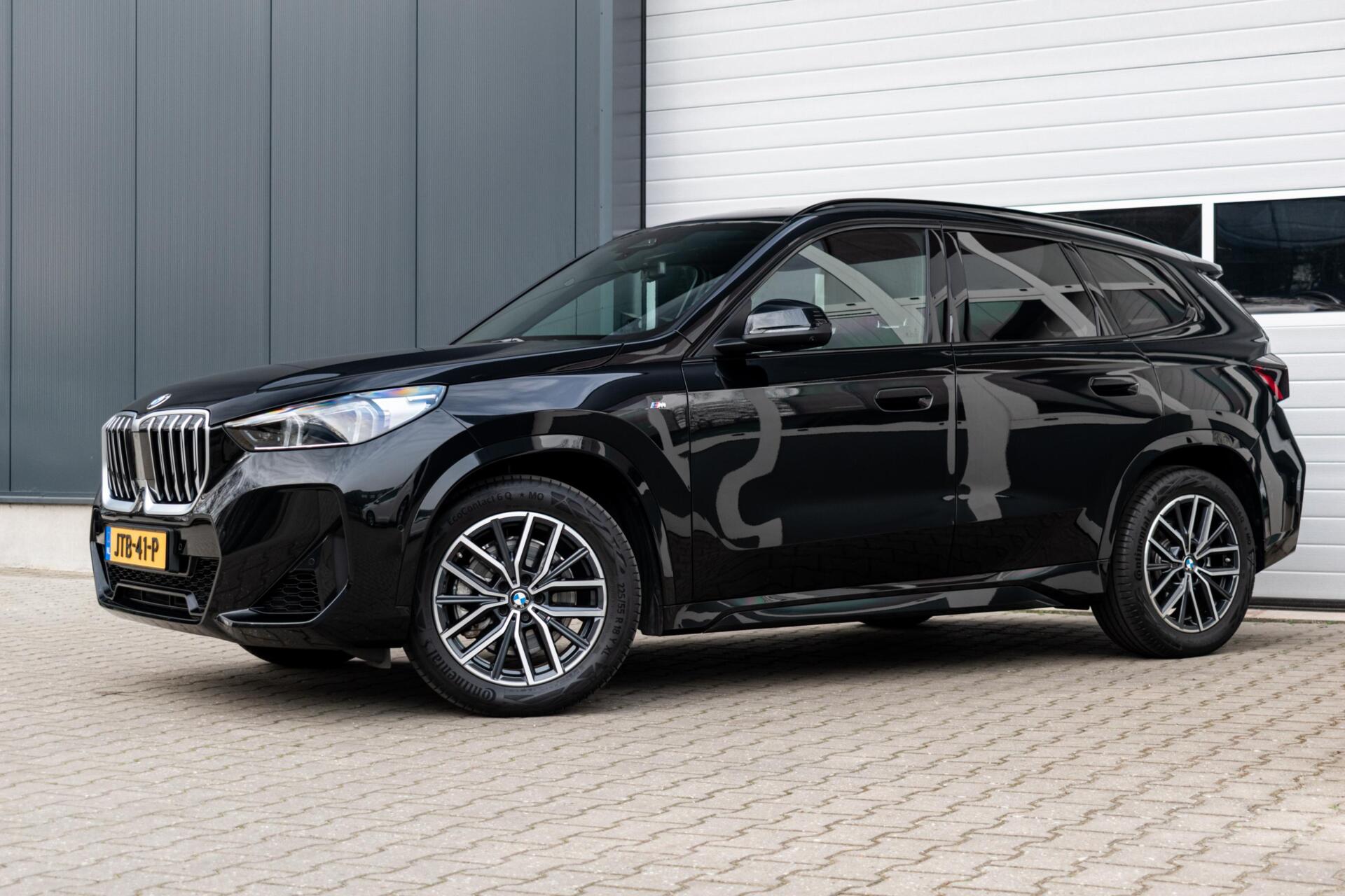 Foto van BMW X1 Xdrive23i