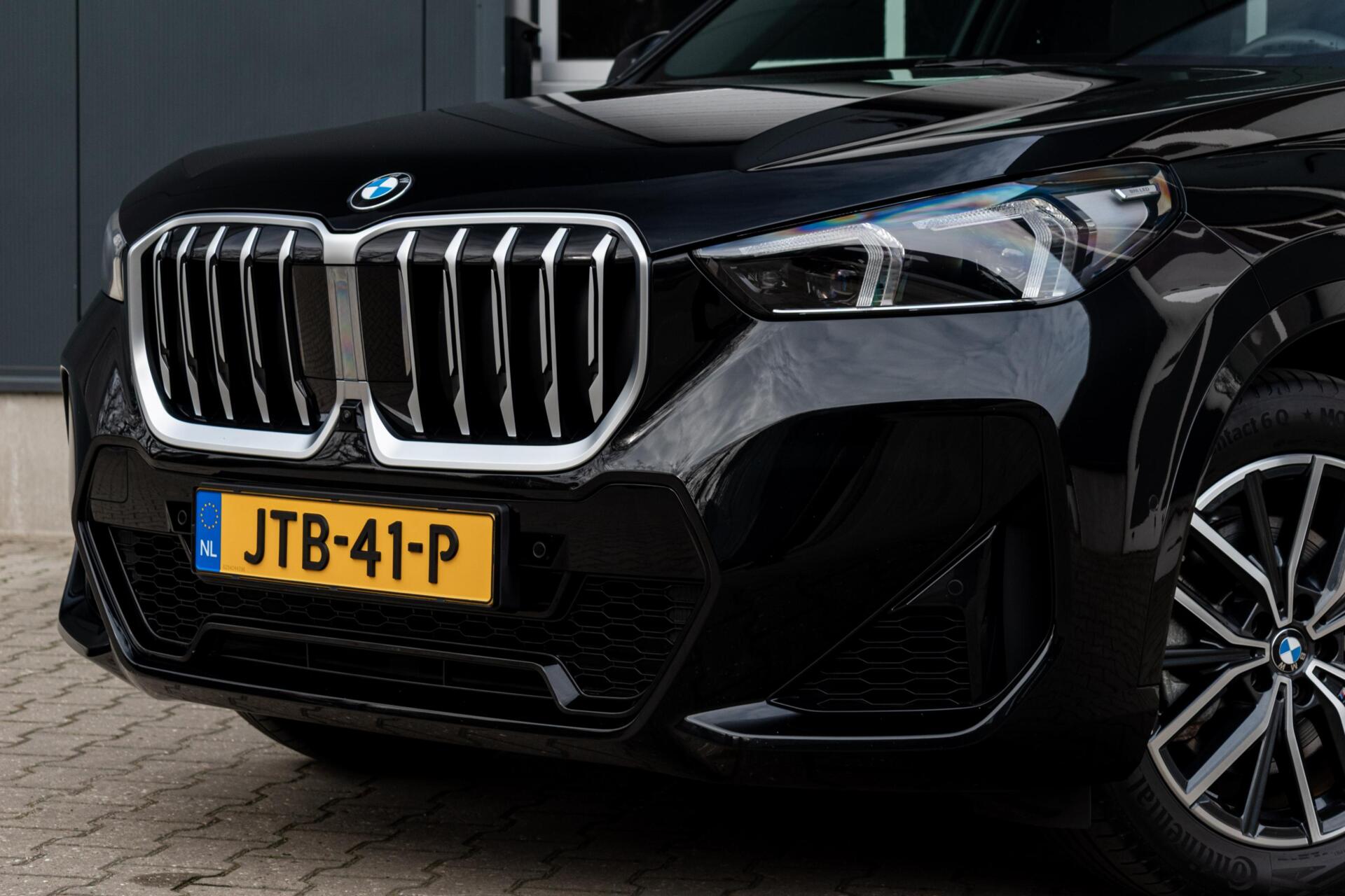 Foto van BMW X1 Xdrive23i