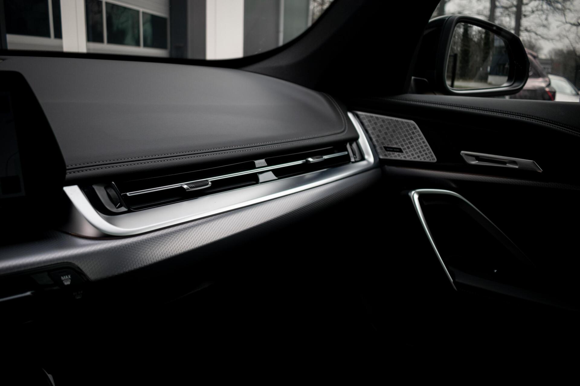 Foto van BMW X1 Xdrive23i