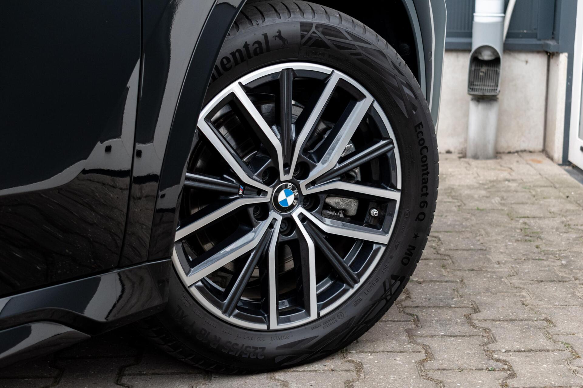 Foto van BMW X1 Xdrive23i