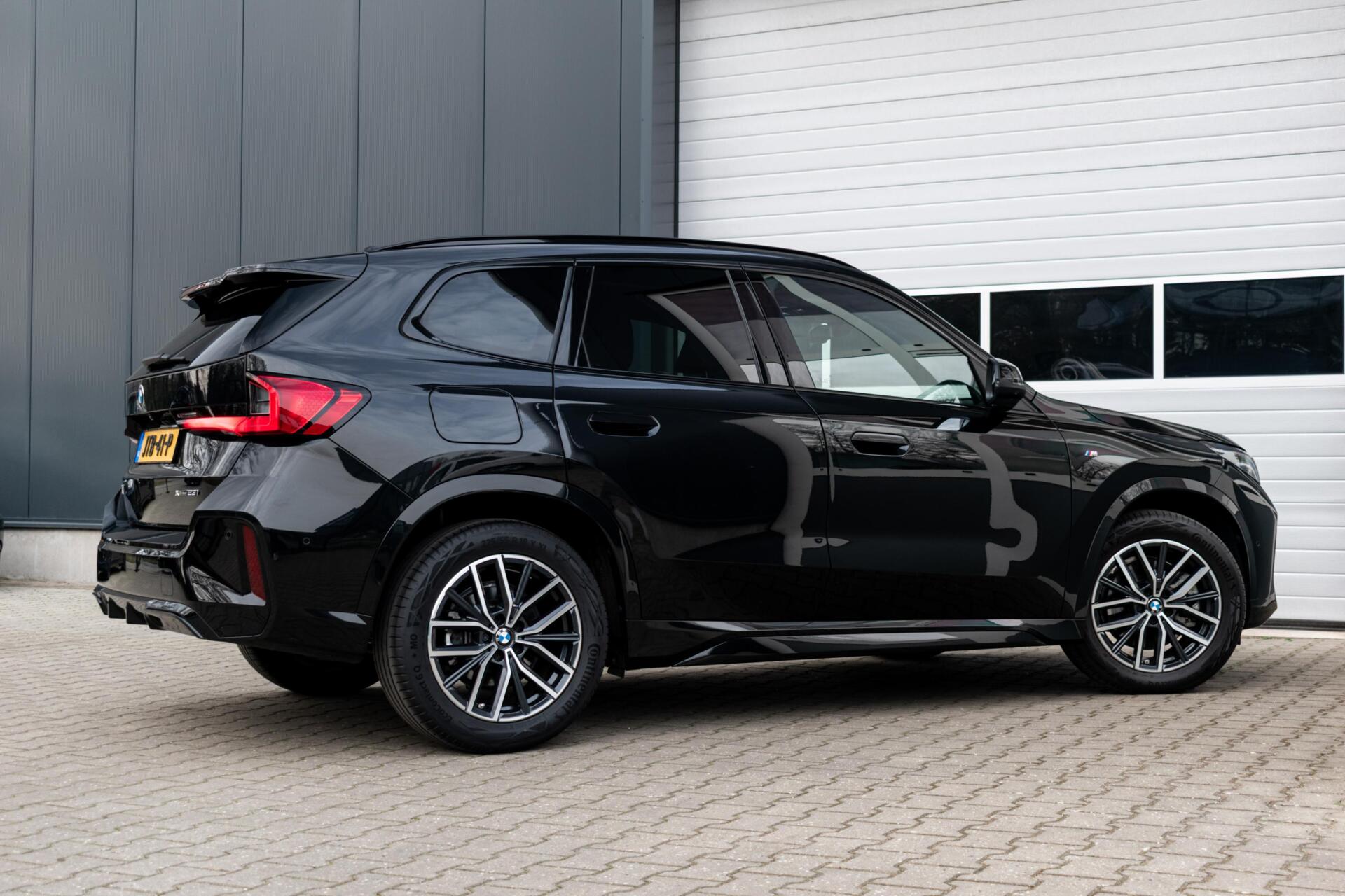 Foto van BMW X1 Xdrive23i
