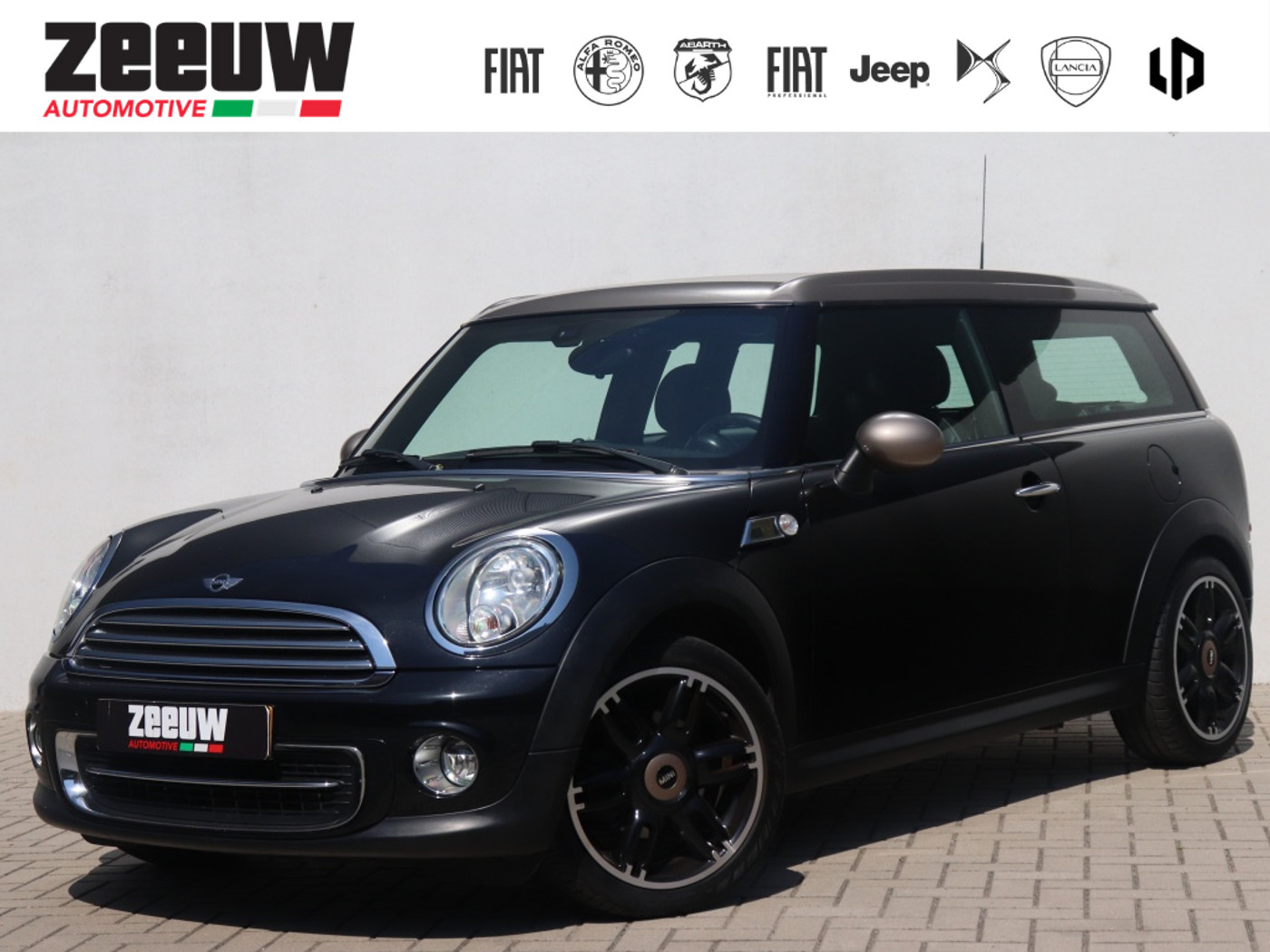 Mini Cooper Clubman 1.6 Cooper Bond Street Edition | Dealer onderhouden | Unieke uitvoering | Van echte liefhebber 2014 - voorkant