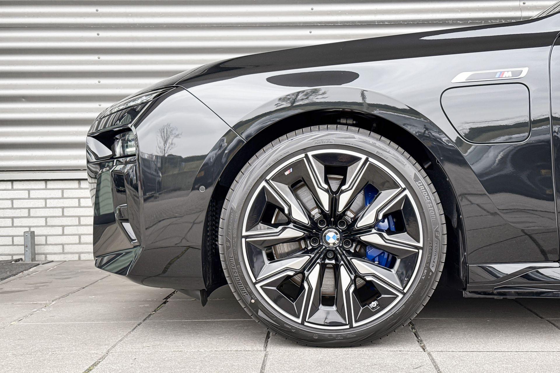 Foto van BMW M760e xDrive