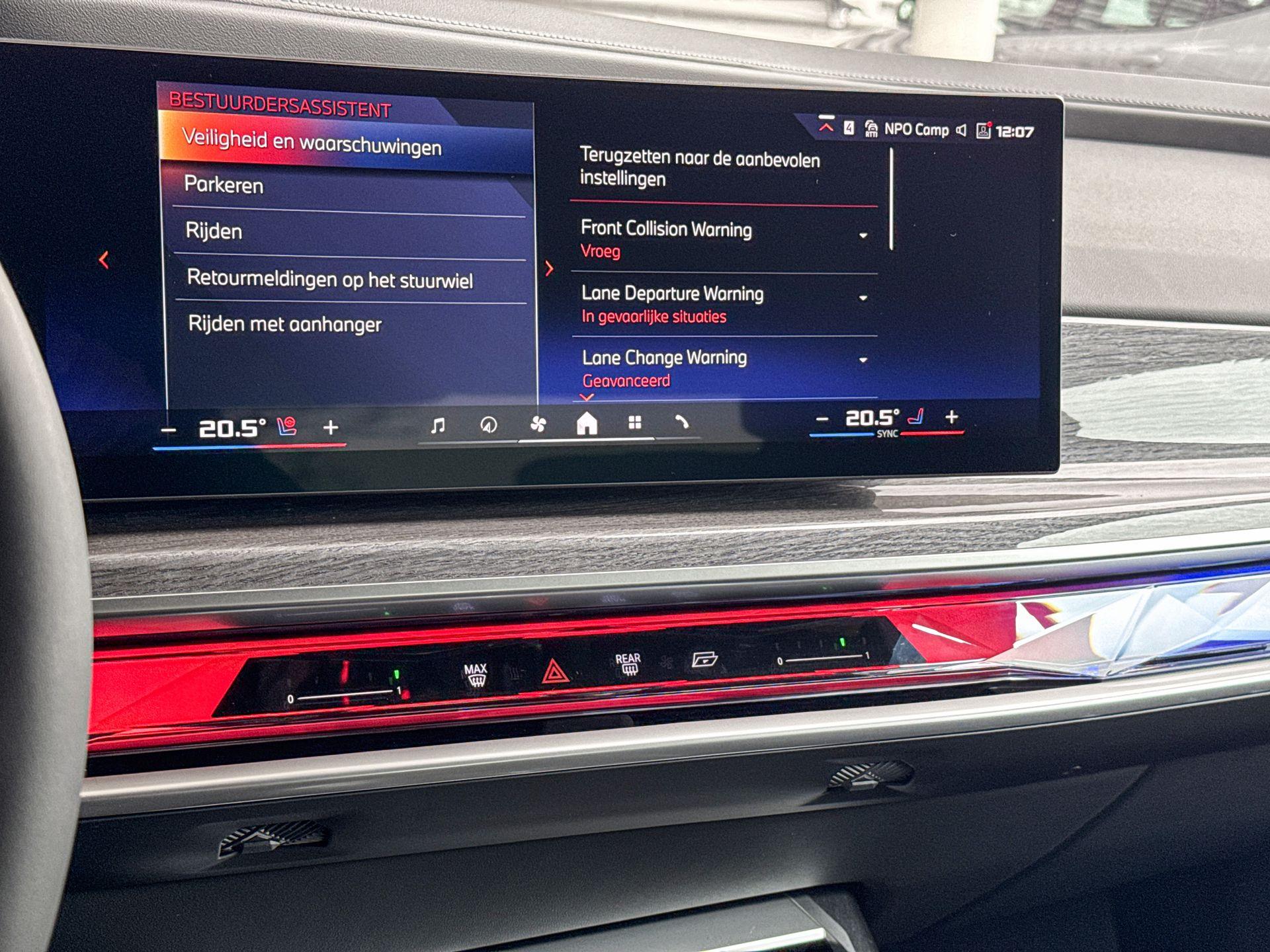 Foto van BMW M760e xDrive