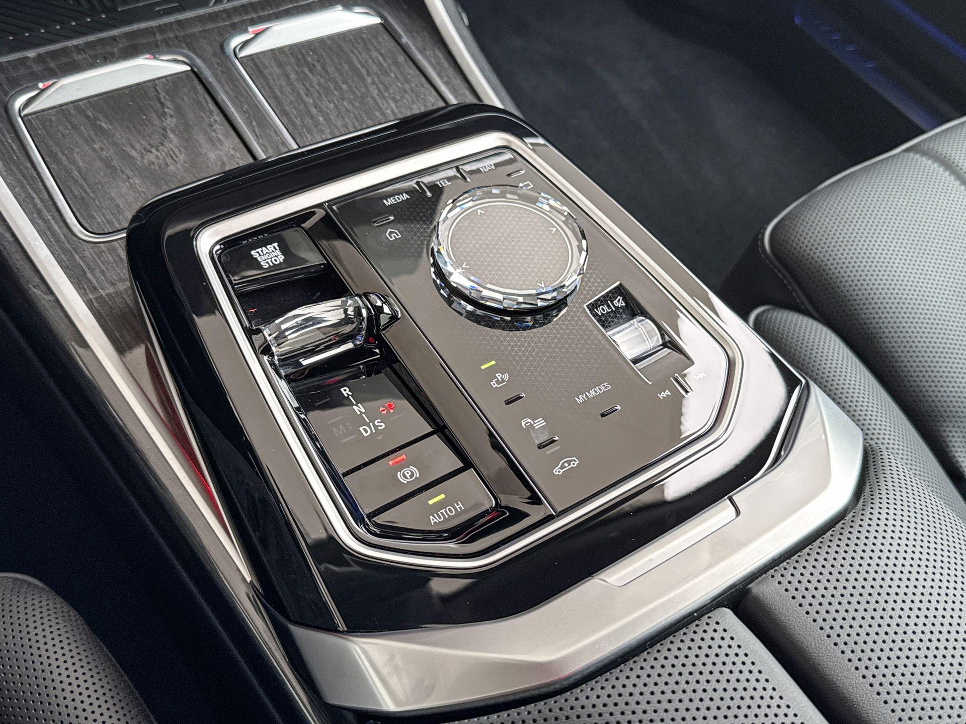 Foto van BMW M760e xDrive