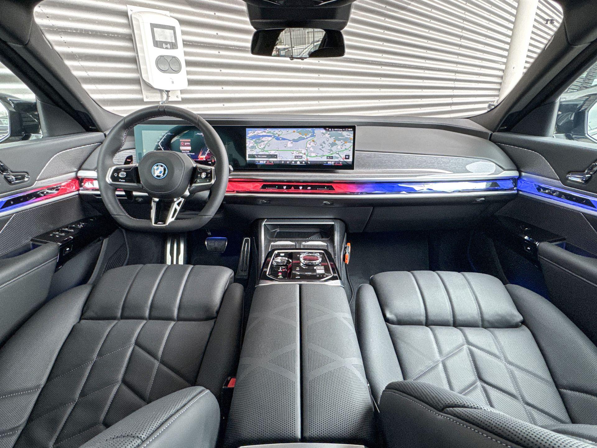 Foto van BMW M760e xDrive