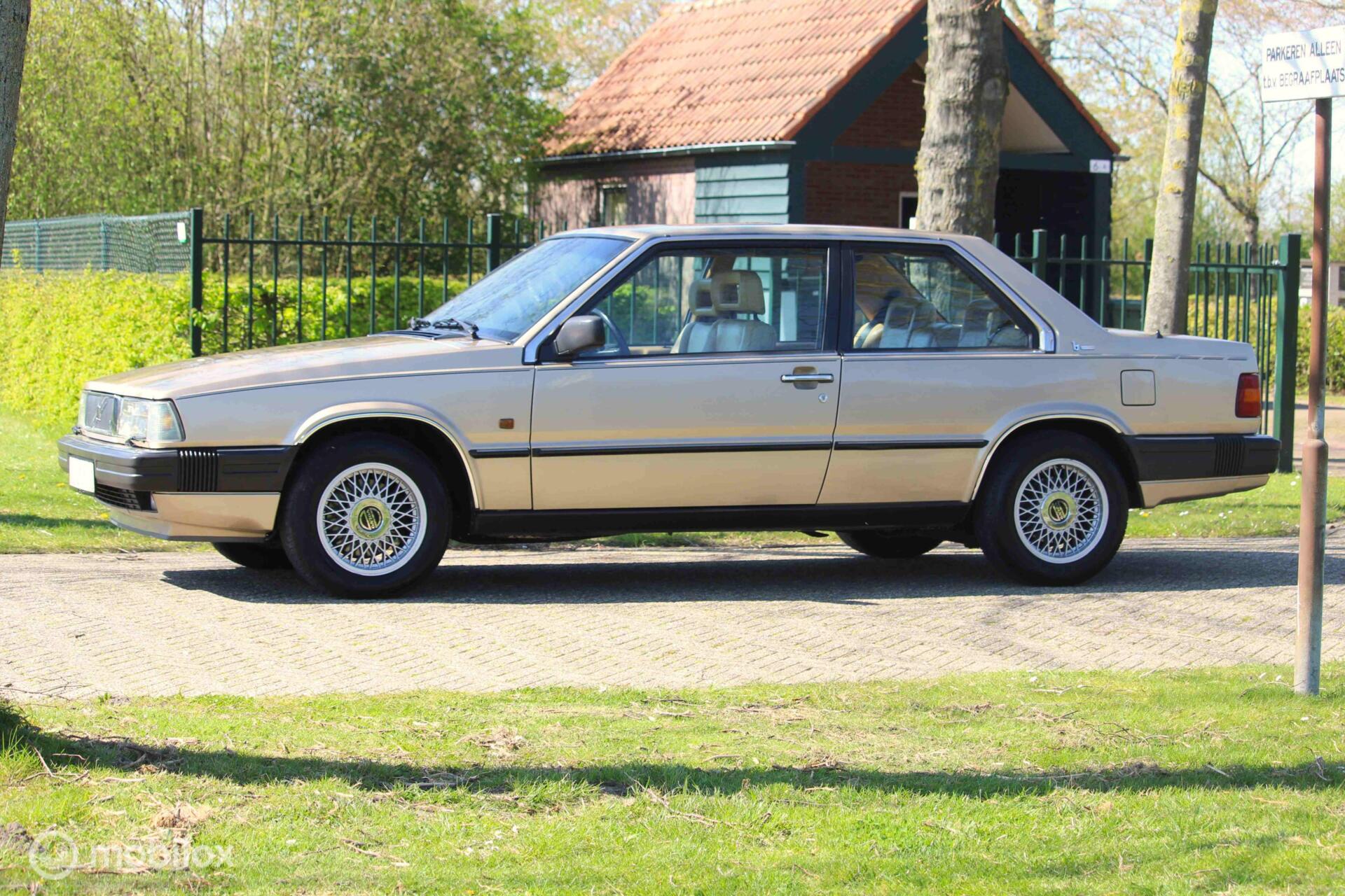 Foto van Volvo 780 Bertone Coupe