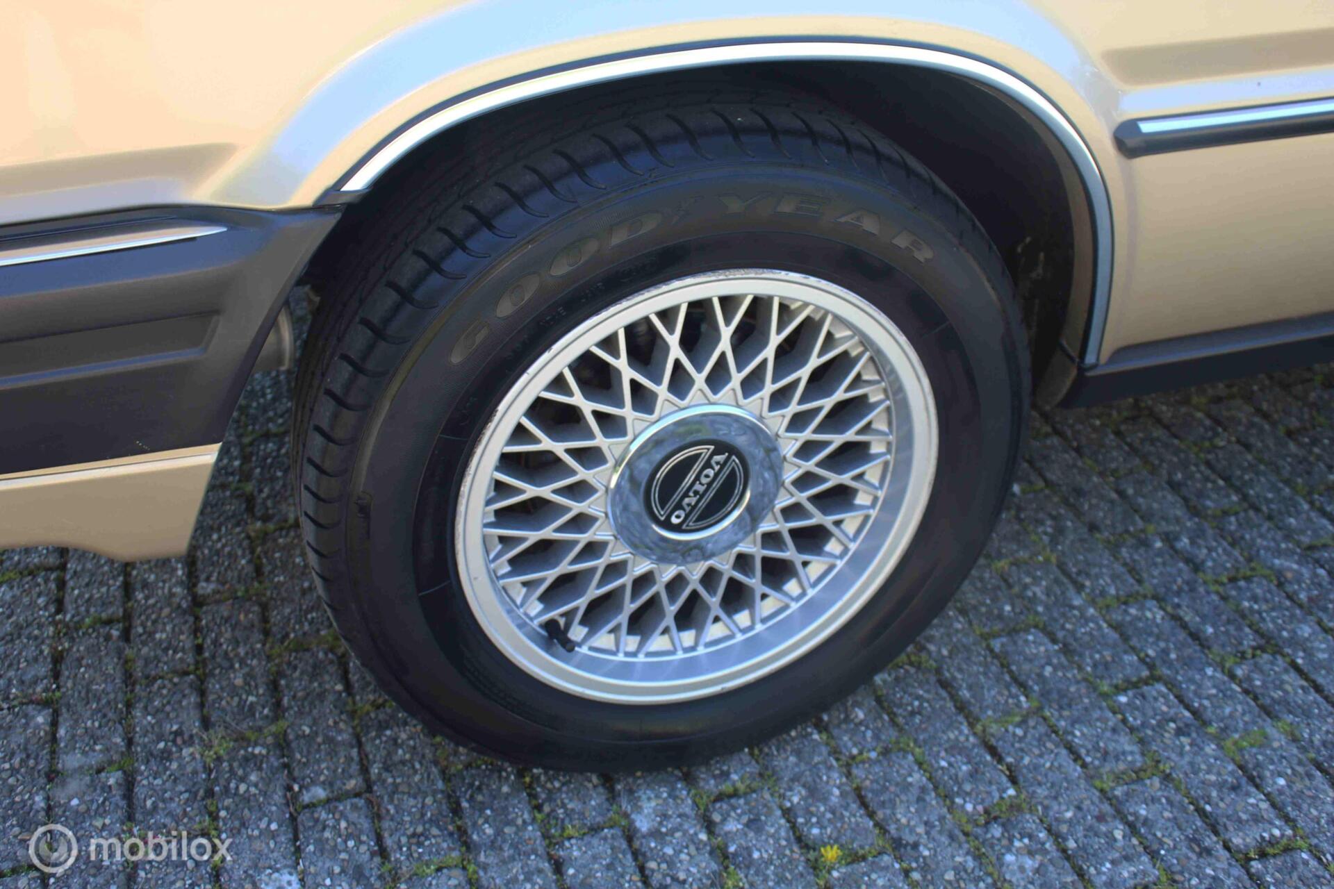 Foto van Volvo 780 Bertone Coupe