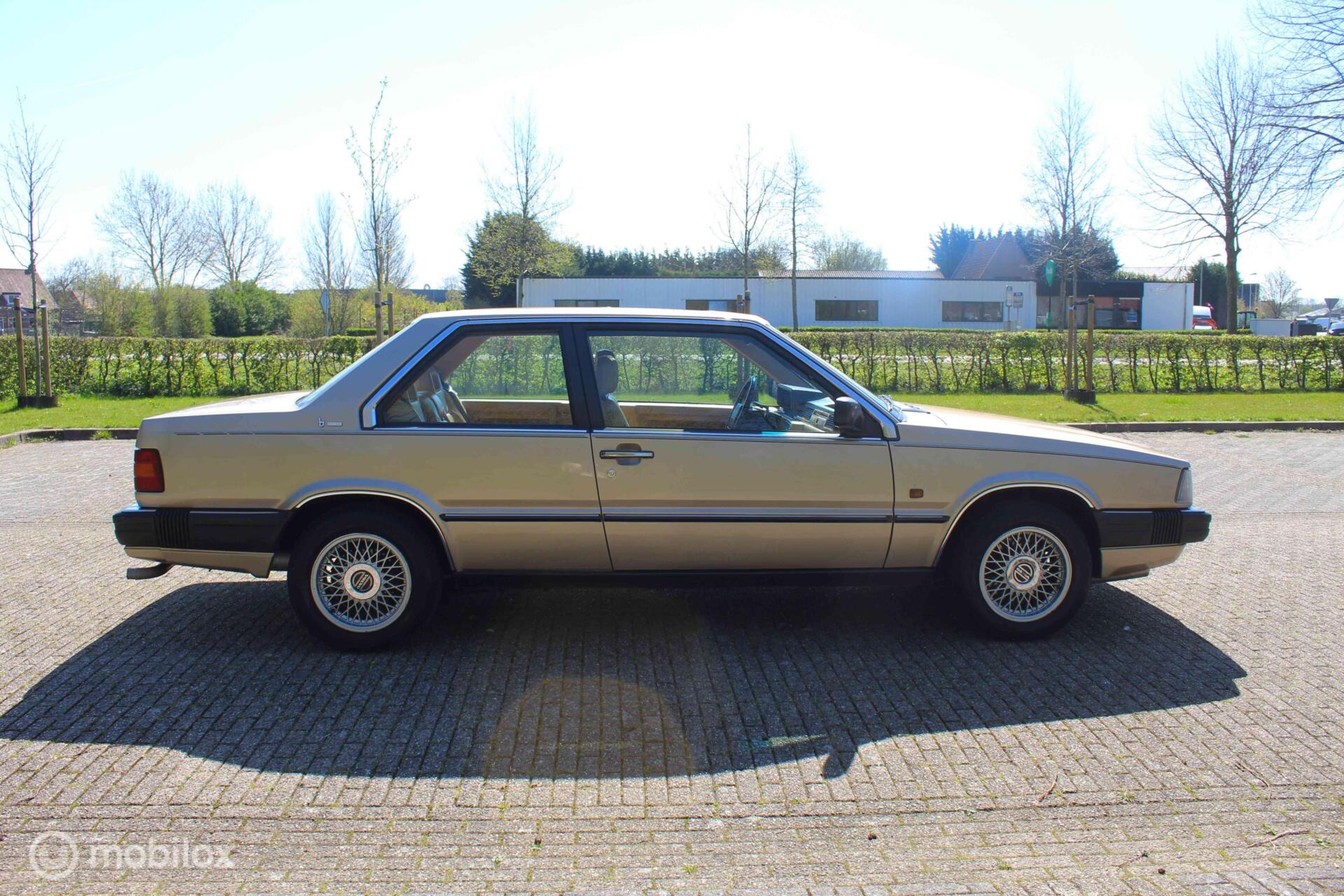 Foto van Volvo 780 Bertone Coupe