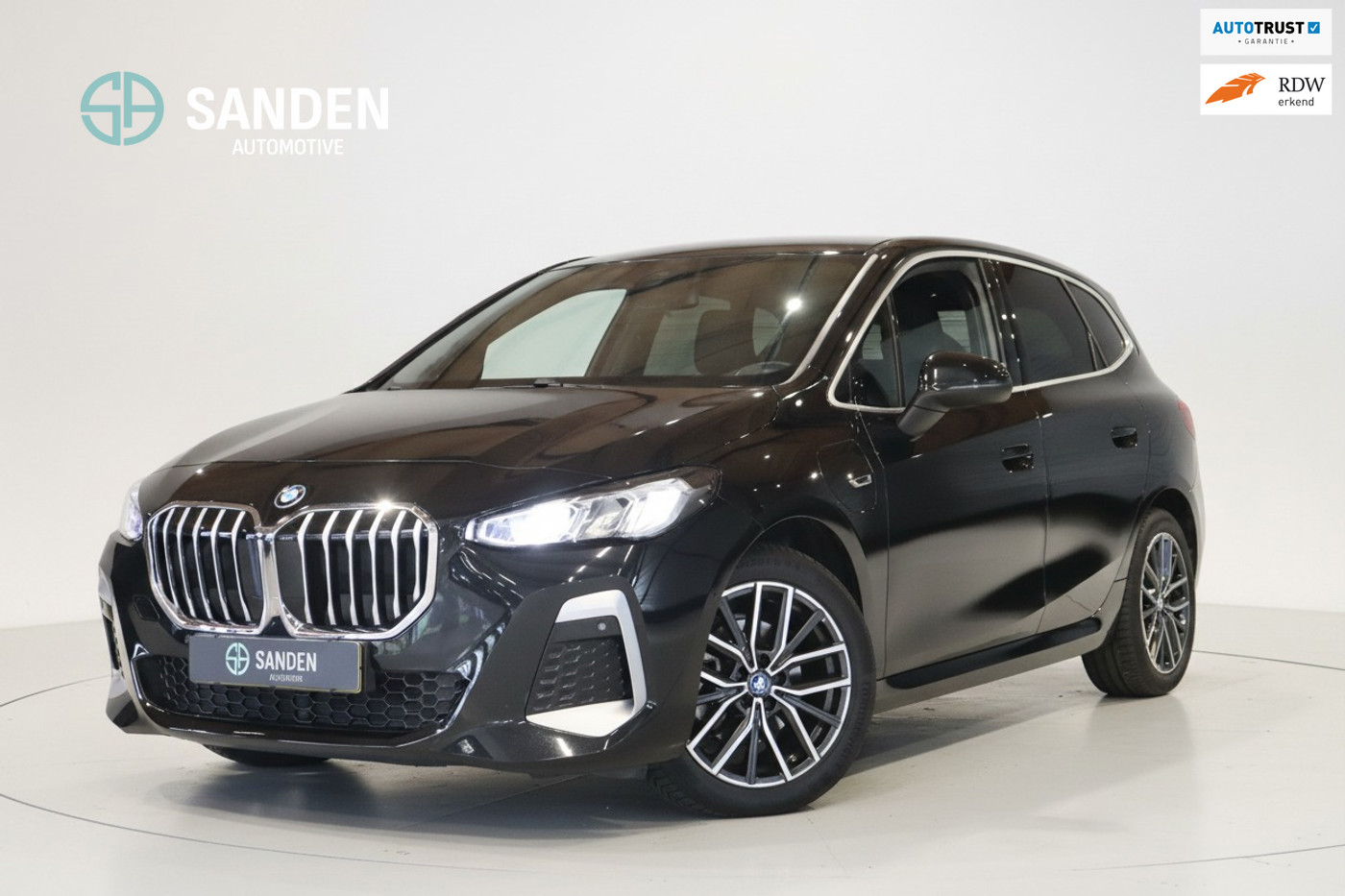 BMW 2-serie Active Tourer 225e xDrive M Sport|Automaat|Led|Navi|Camera|18 inch 2022 - voorkant