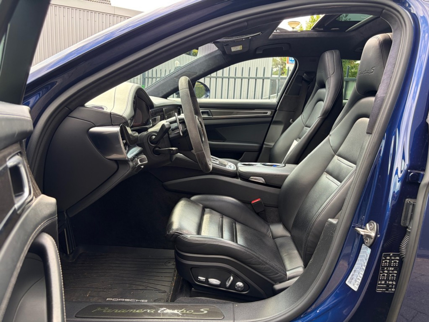 Foto van Porsche Panamera Turbo S E-hybrid