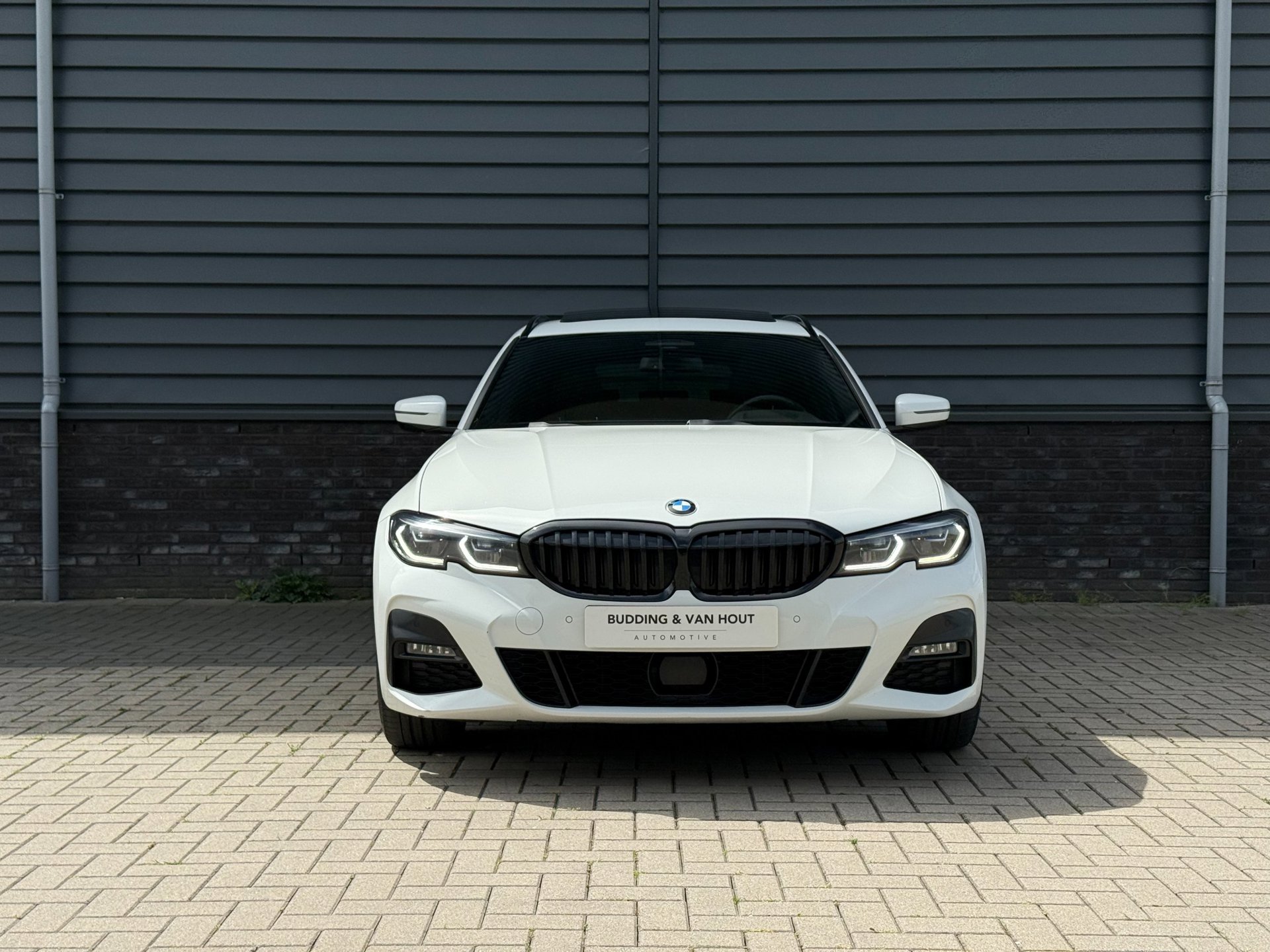Foto van BMW 330e