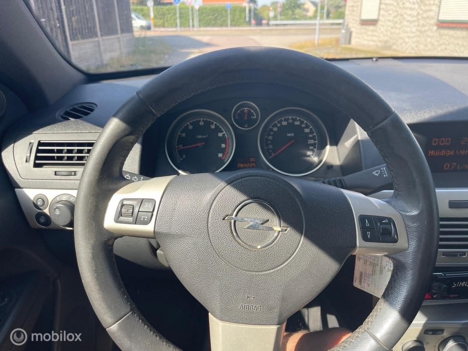 Foto van Opel Astra Twin Top