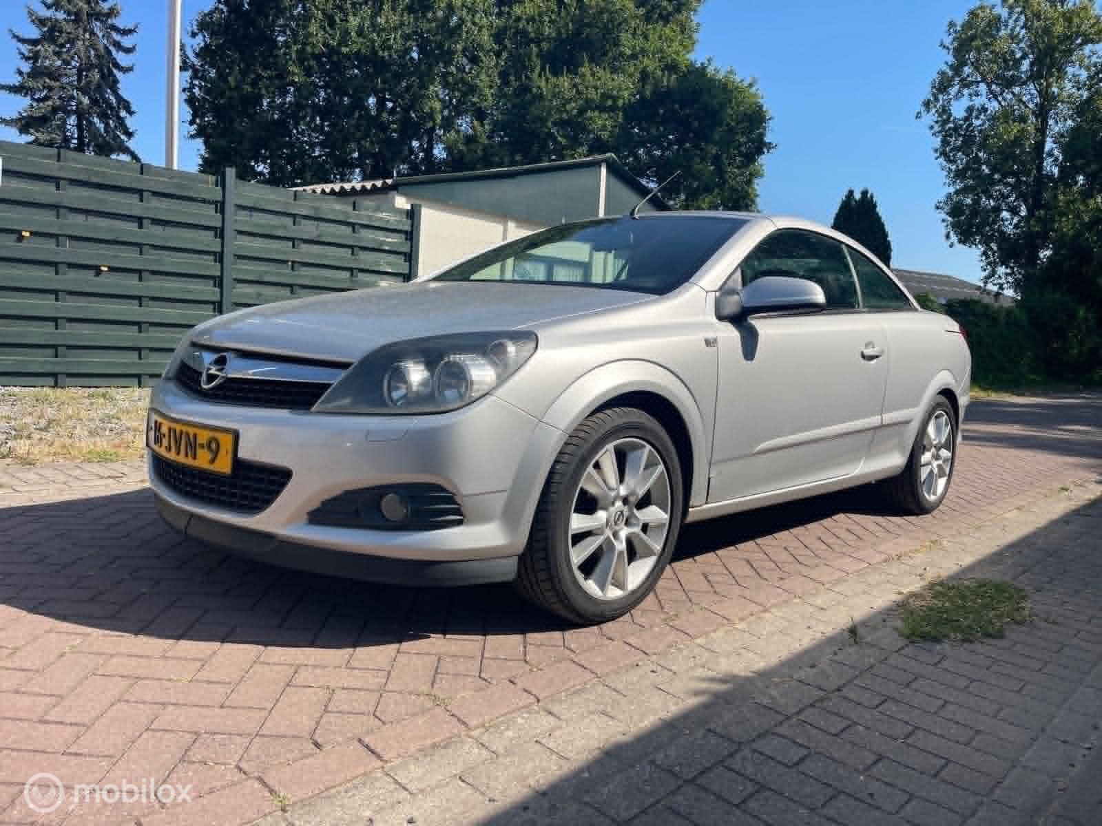 Foto van Opel Astra Twin Top