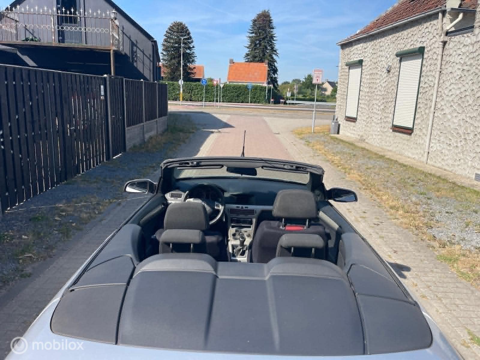 Foto van Opel Astra Twin Top