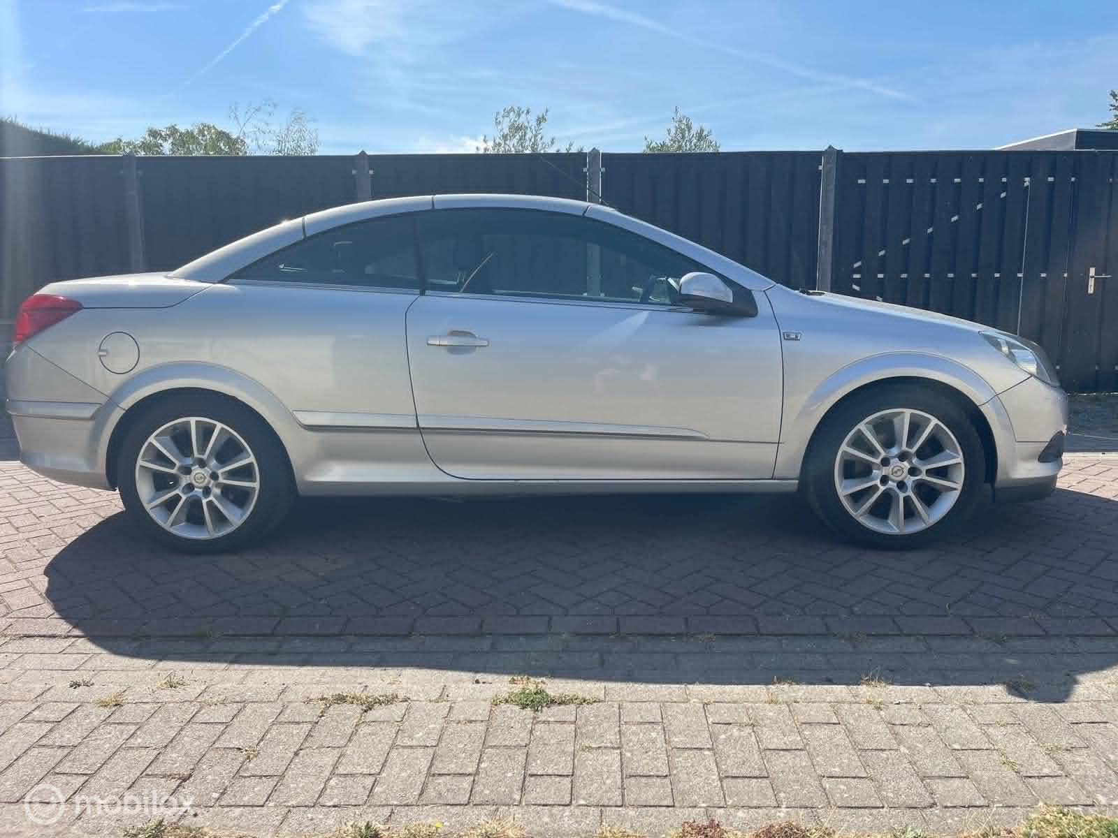 Foto van Opel Astra Twin Top