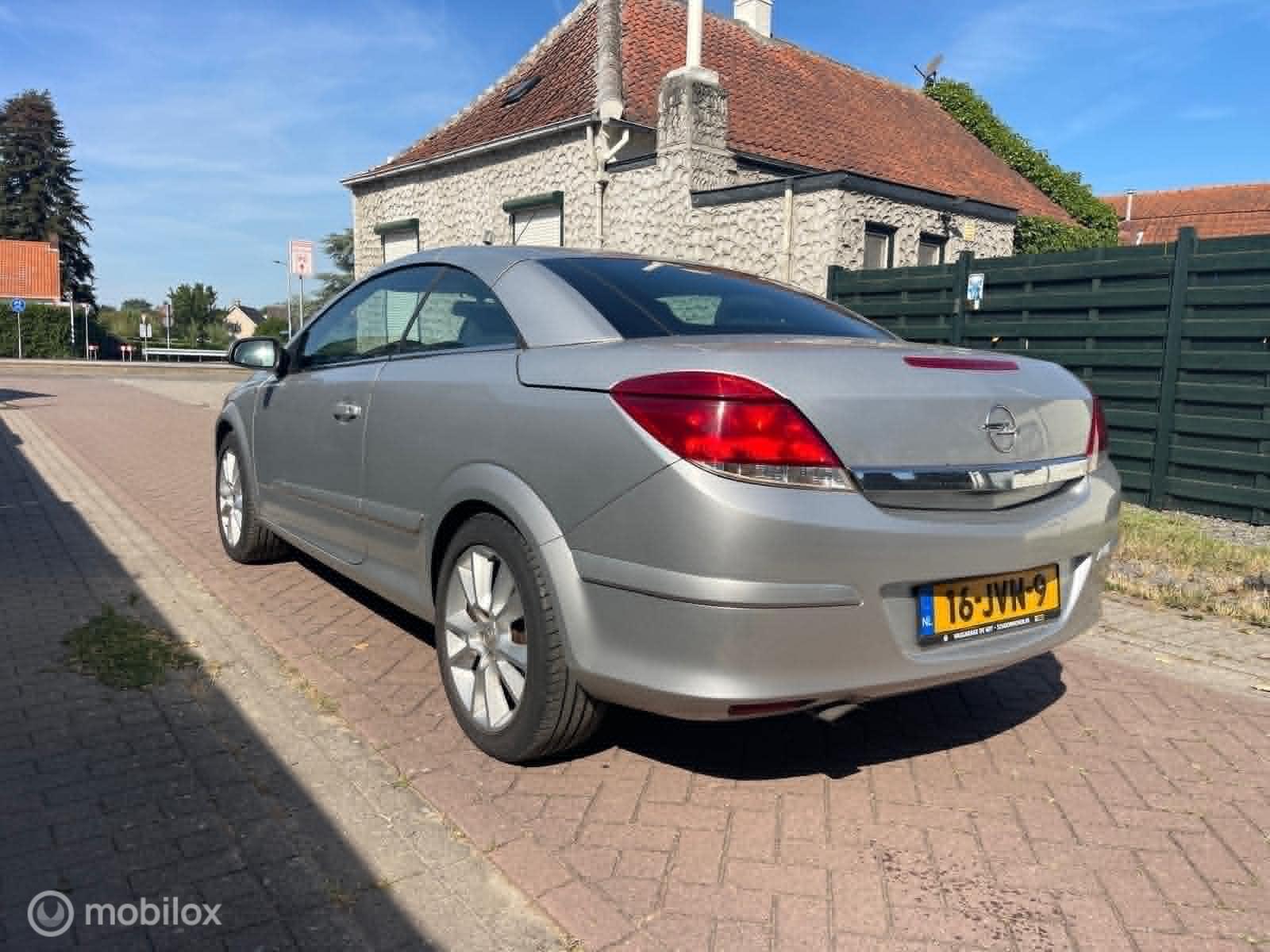 Foto van Opel Astra Twin Top