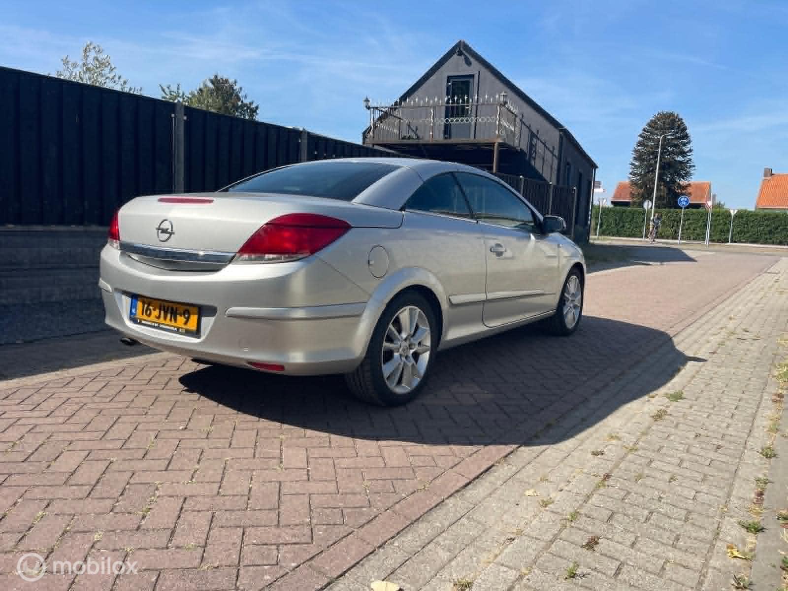 Foto van Opel Astra Twin Top