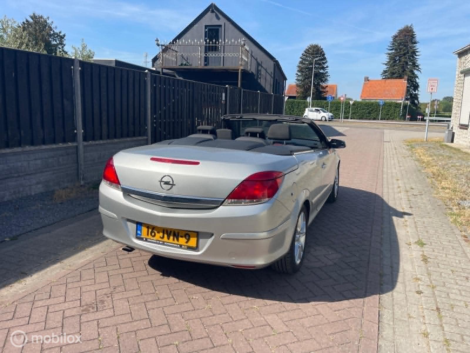 Foto van Opel Astra Twin Top
