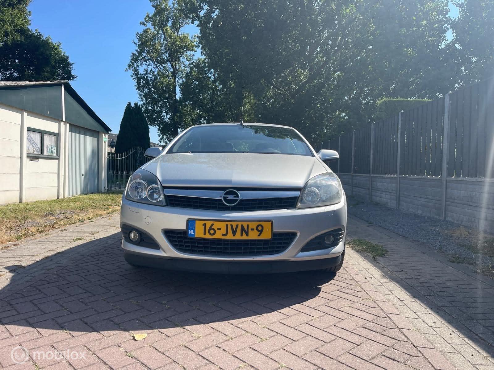 Foto van Opel Astra Twin Top