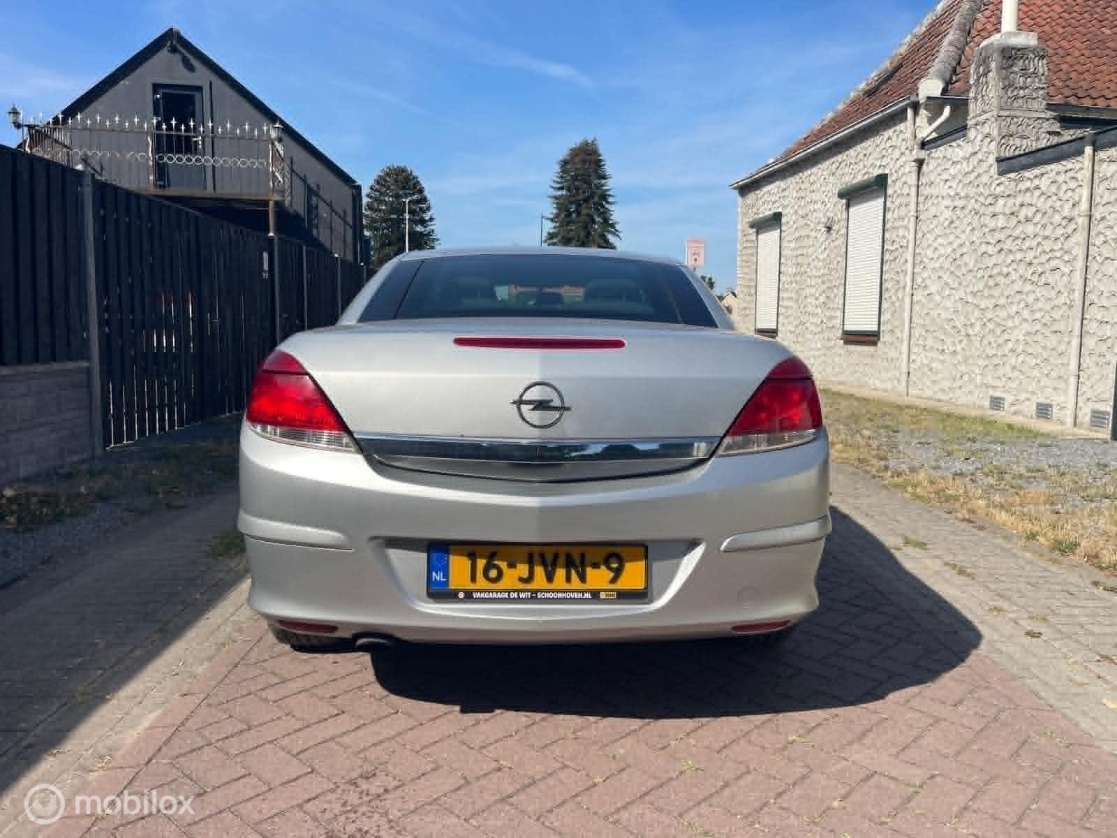 Foto van Opel Astra Twin Top