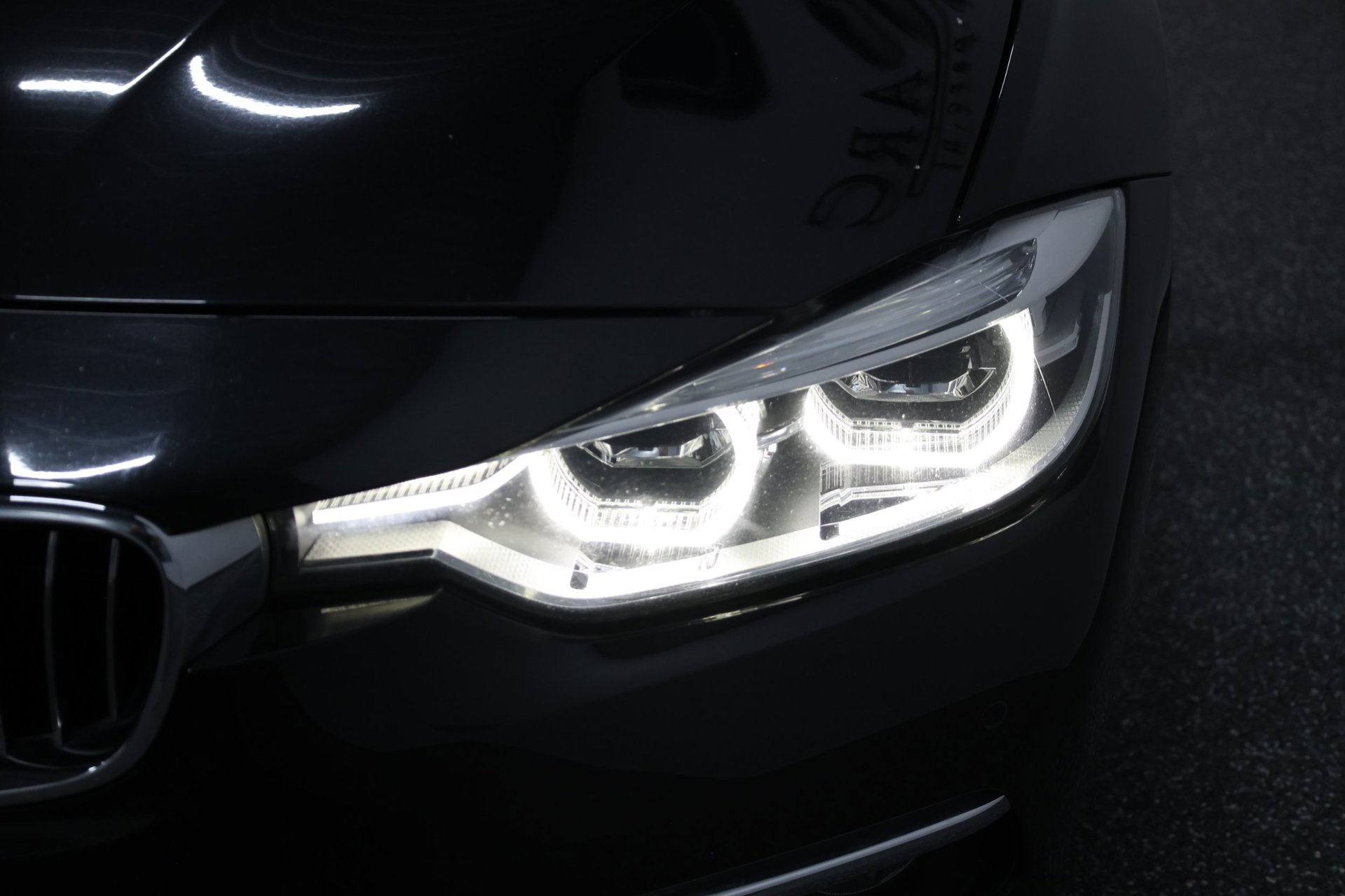 Foto van BMW 330i