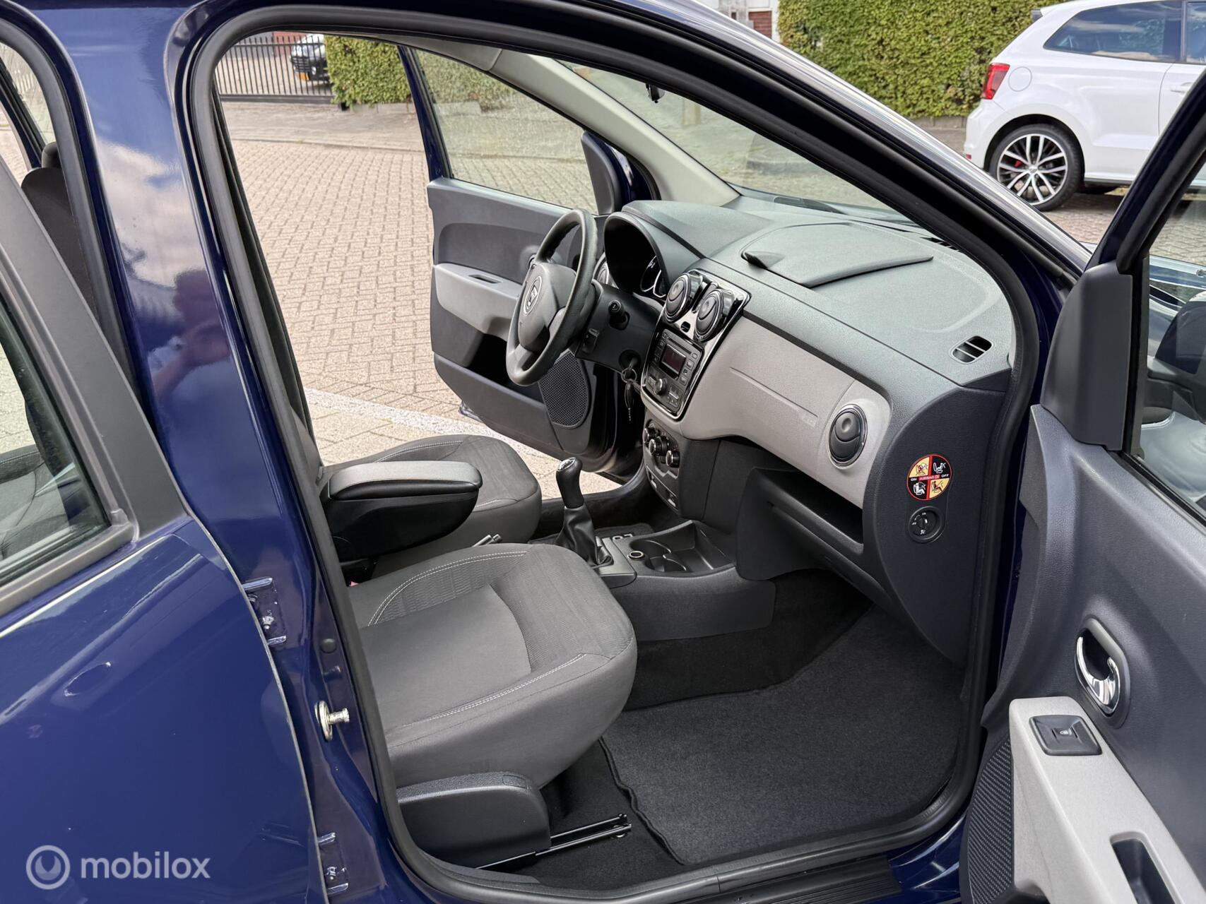 Foto van Dacia Lodgy