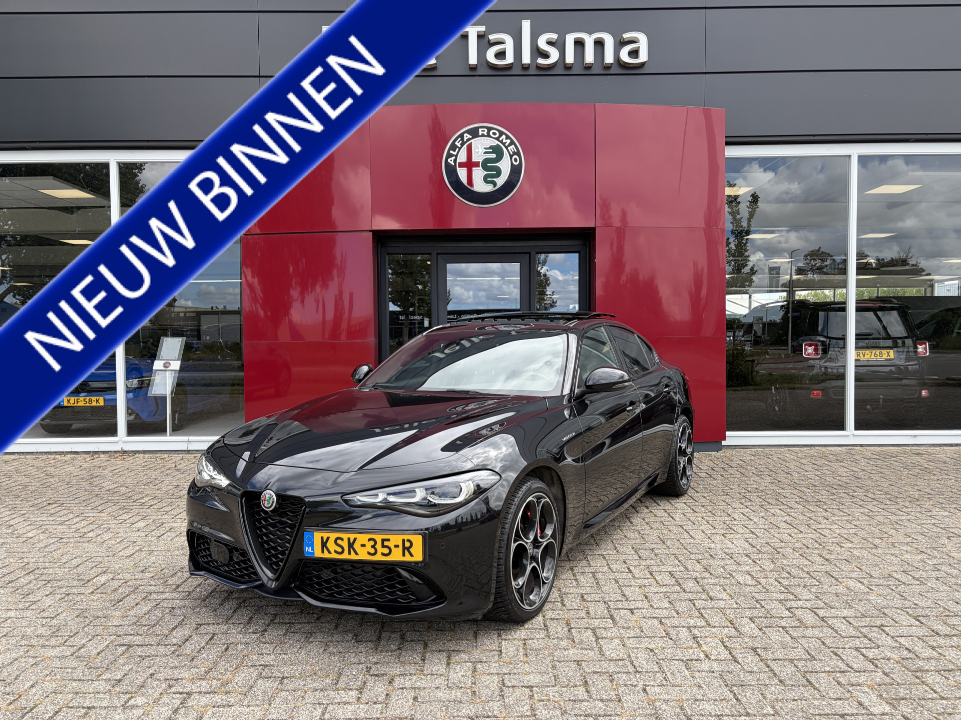 Alfa Romeo Giulia 2.0 T GME AWD Veloce | Panoramadak | 19" Velgen | Camera 2024 - voorkant