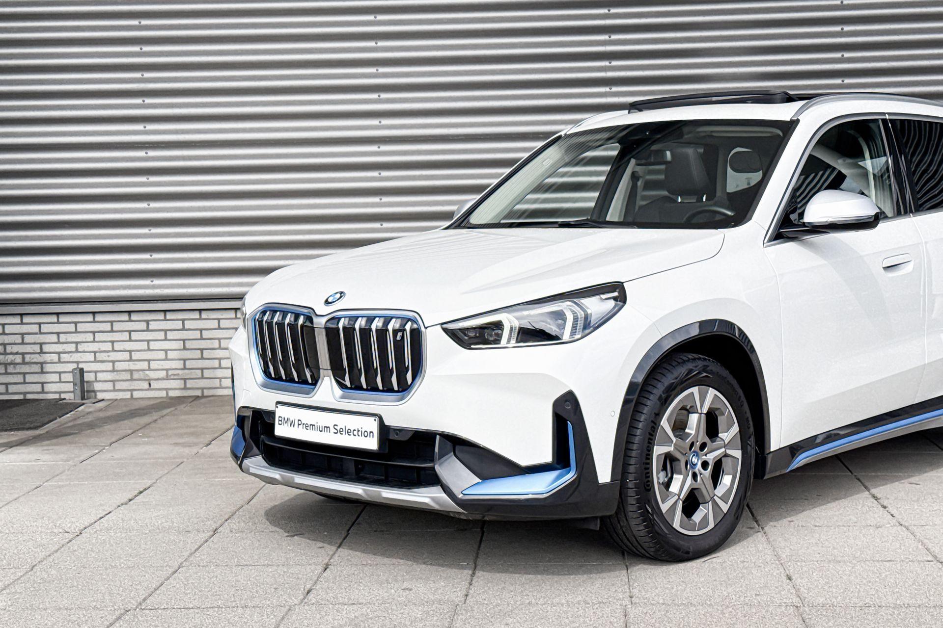 Foto van BMW Ix1 Xdrive30