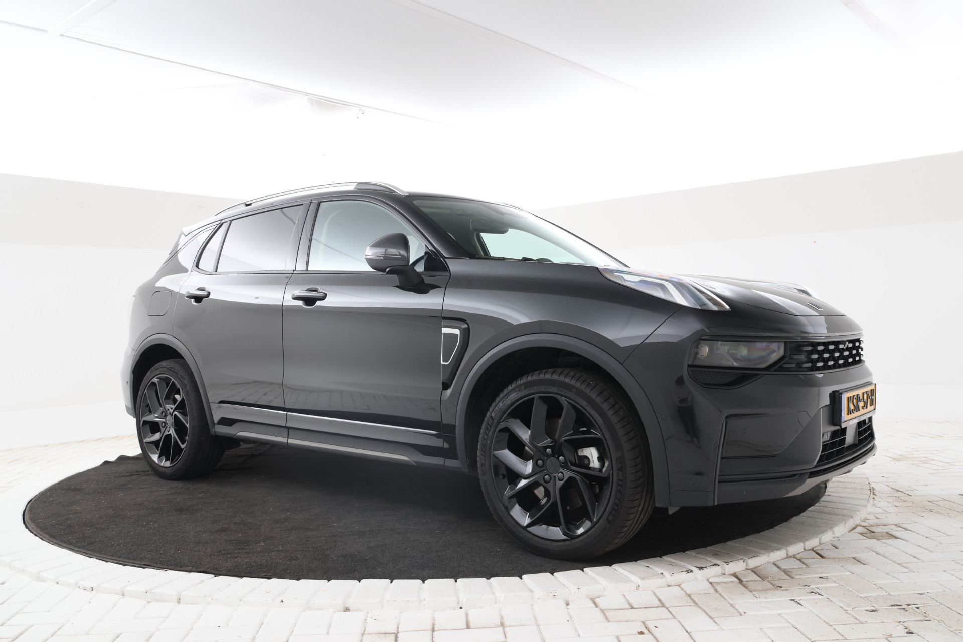 Foto van Lynk&co LYNK & Co 01