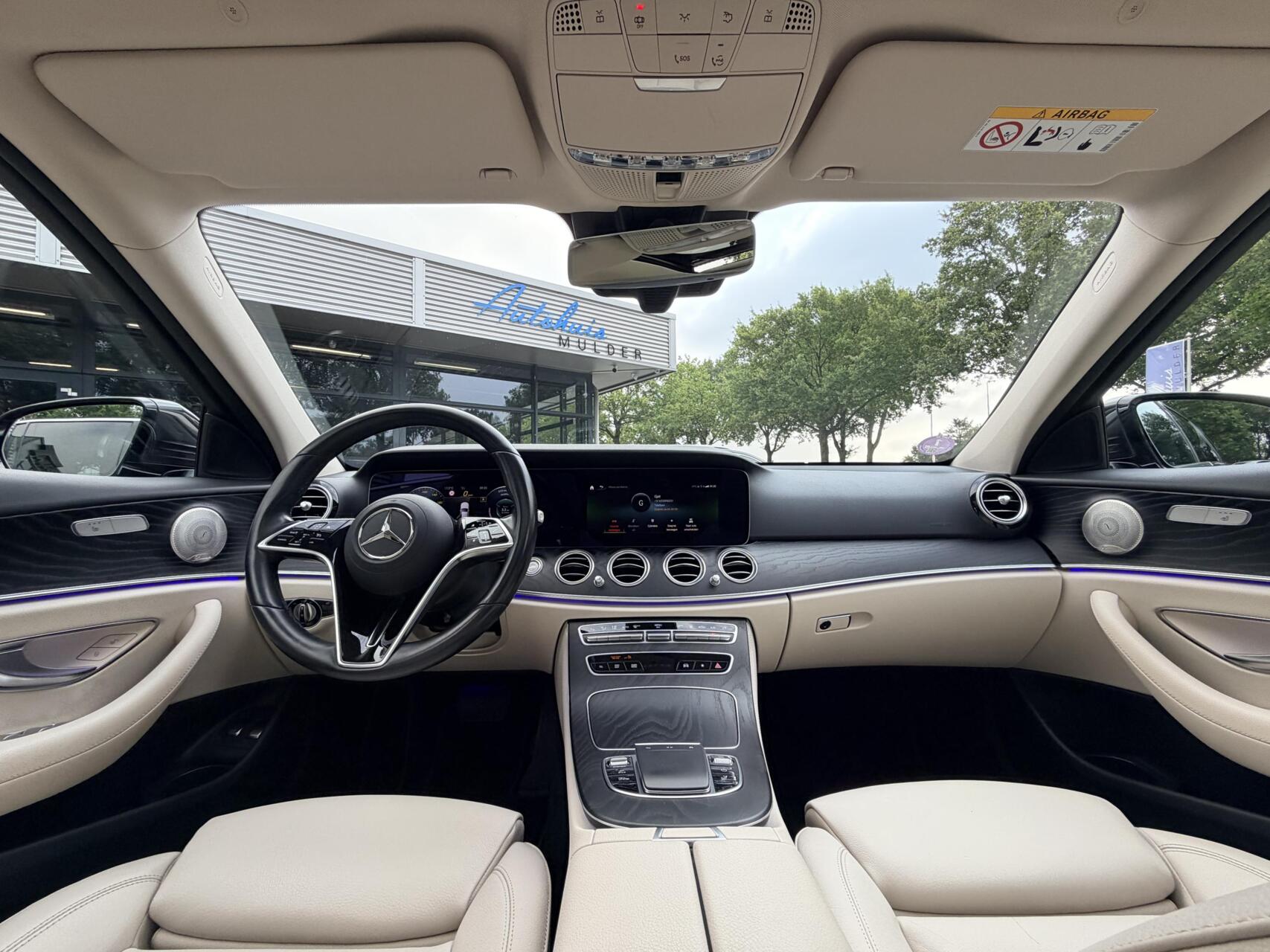 Foto van Mercedes-Benz E 300 E