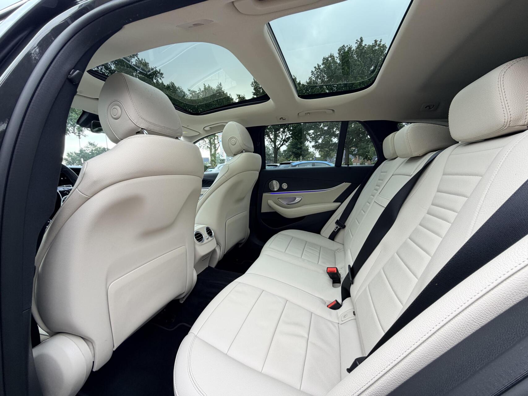 Foto van Mercedes-Benz E 300 E